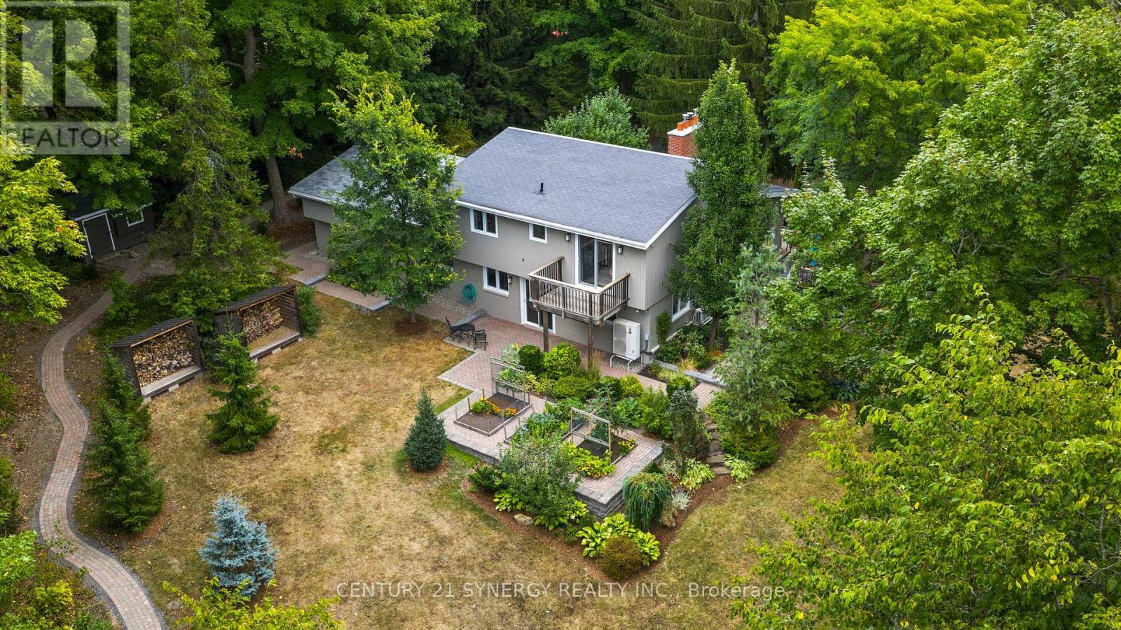 5984 Third Line Road N