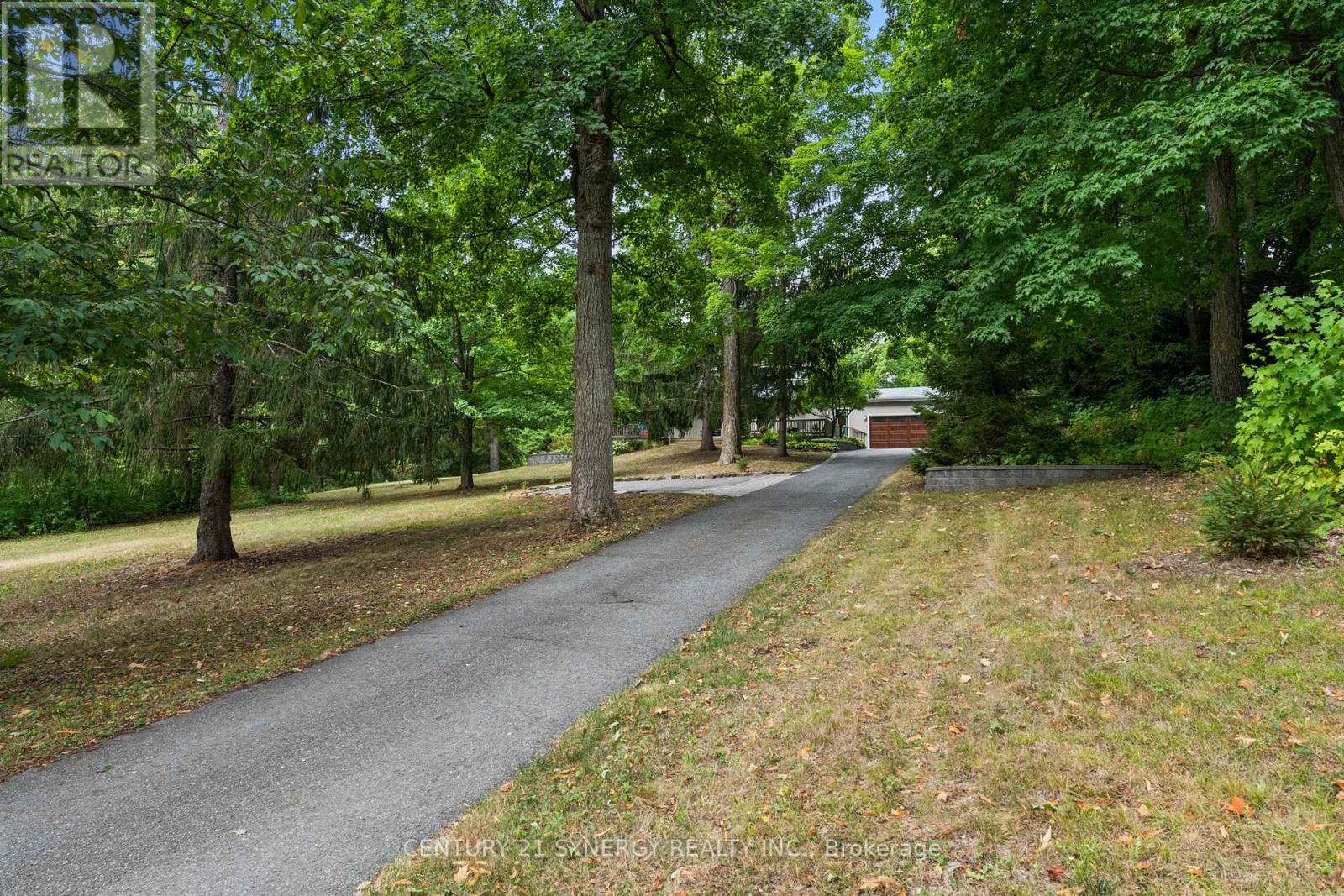 5984 Third Line Road N