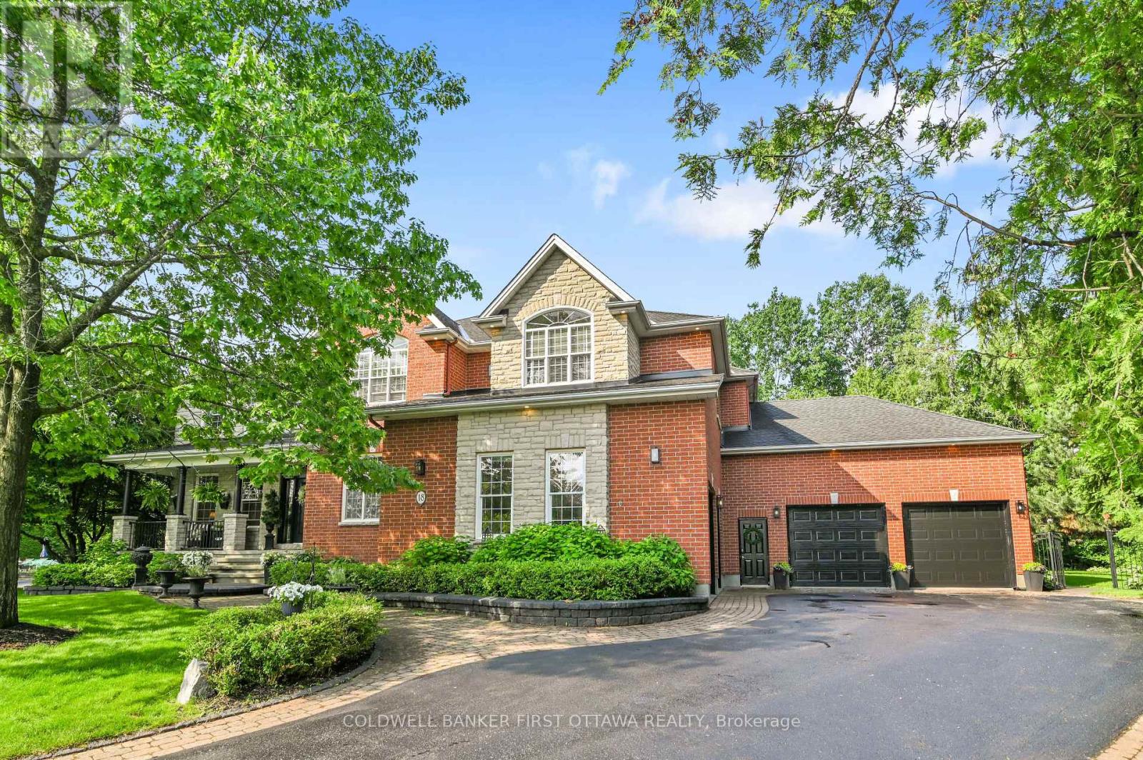 18 Cypress Gardens