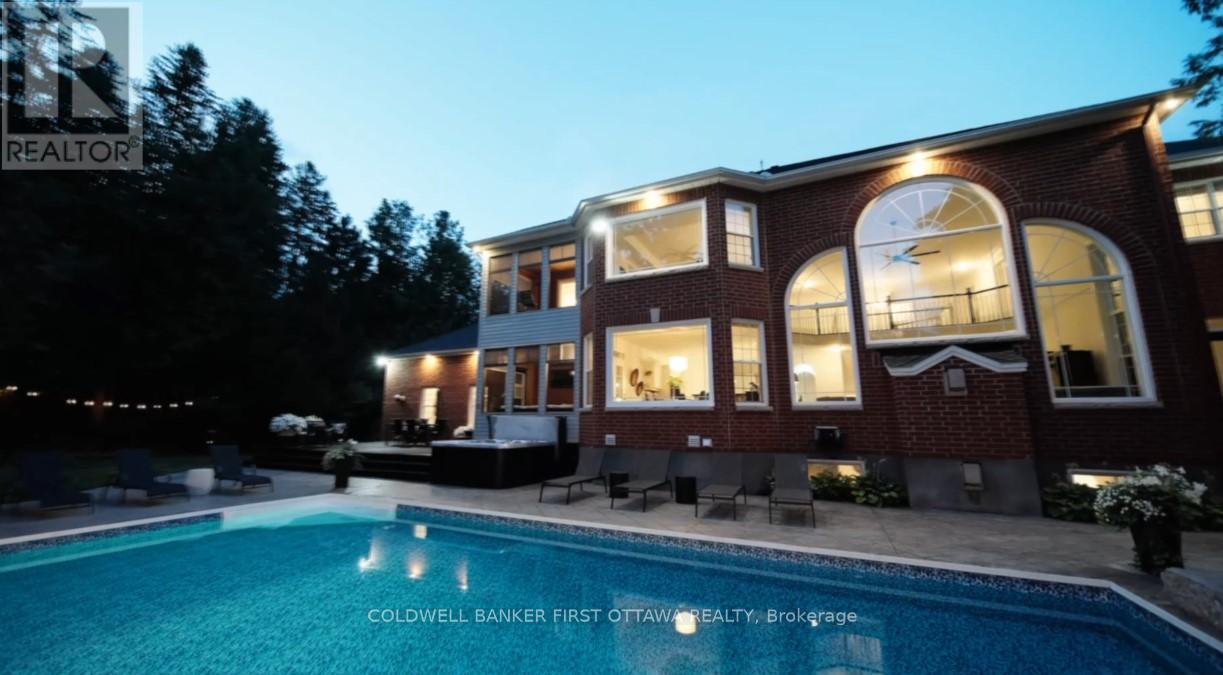 18 Cypress Gardens
