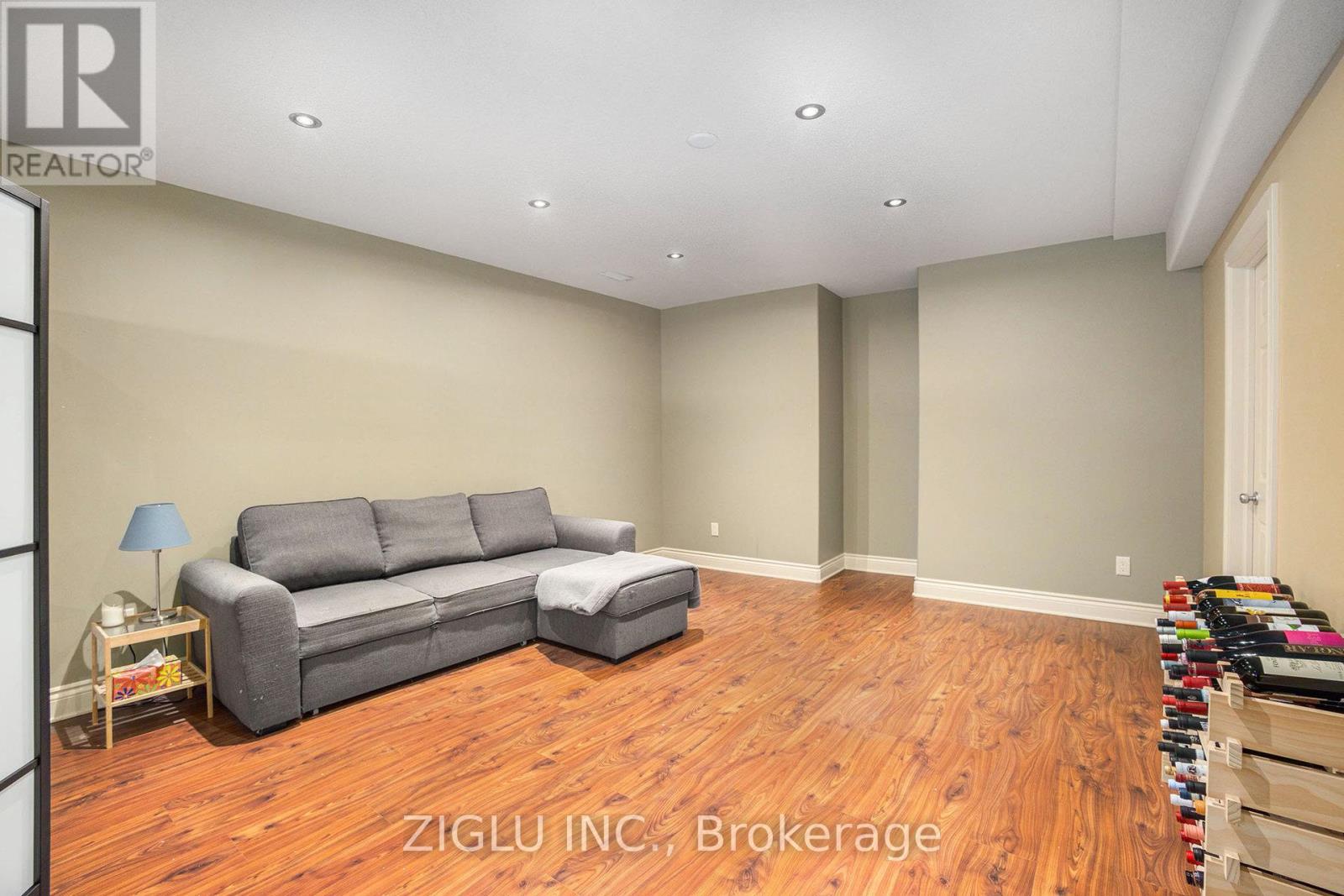 38 Oradea Crescent