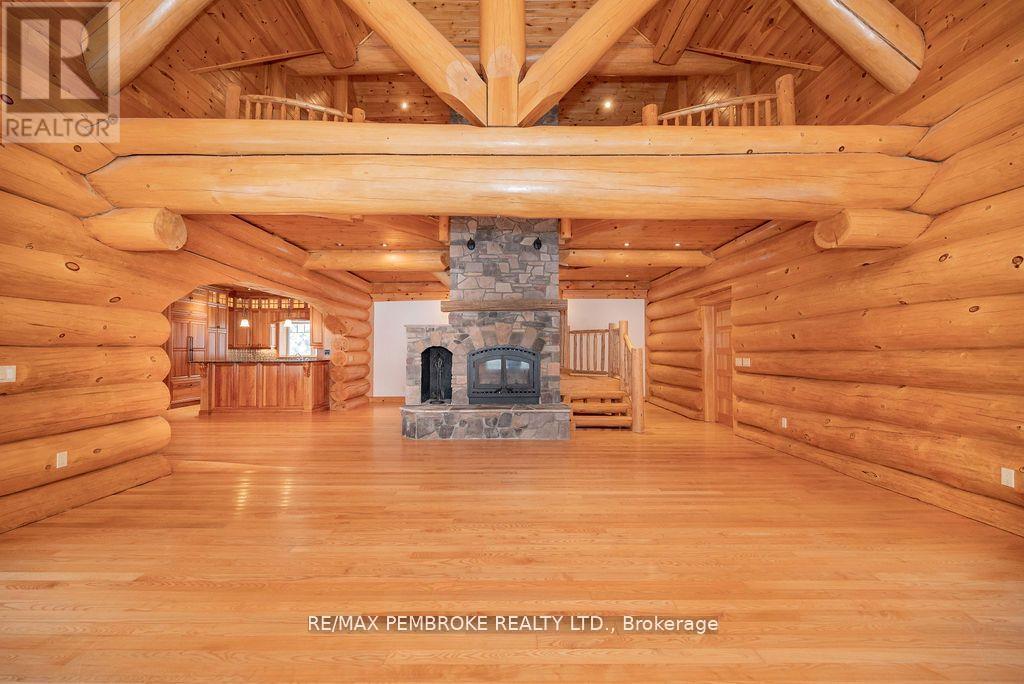 2467 Darling Road