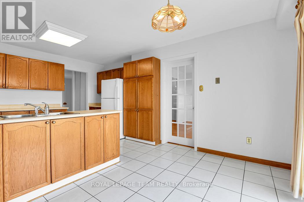 16 Chickasaw Crescent