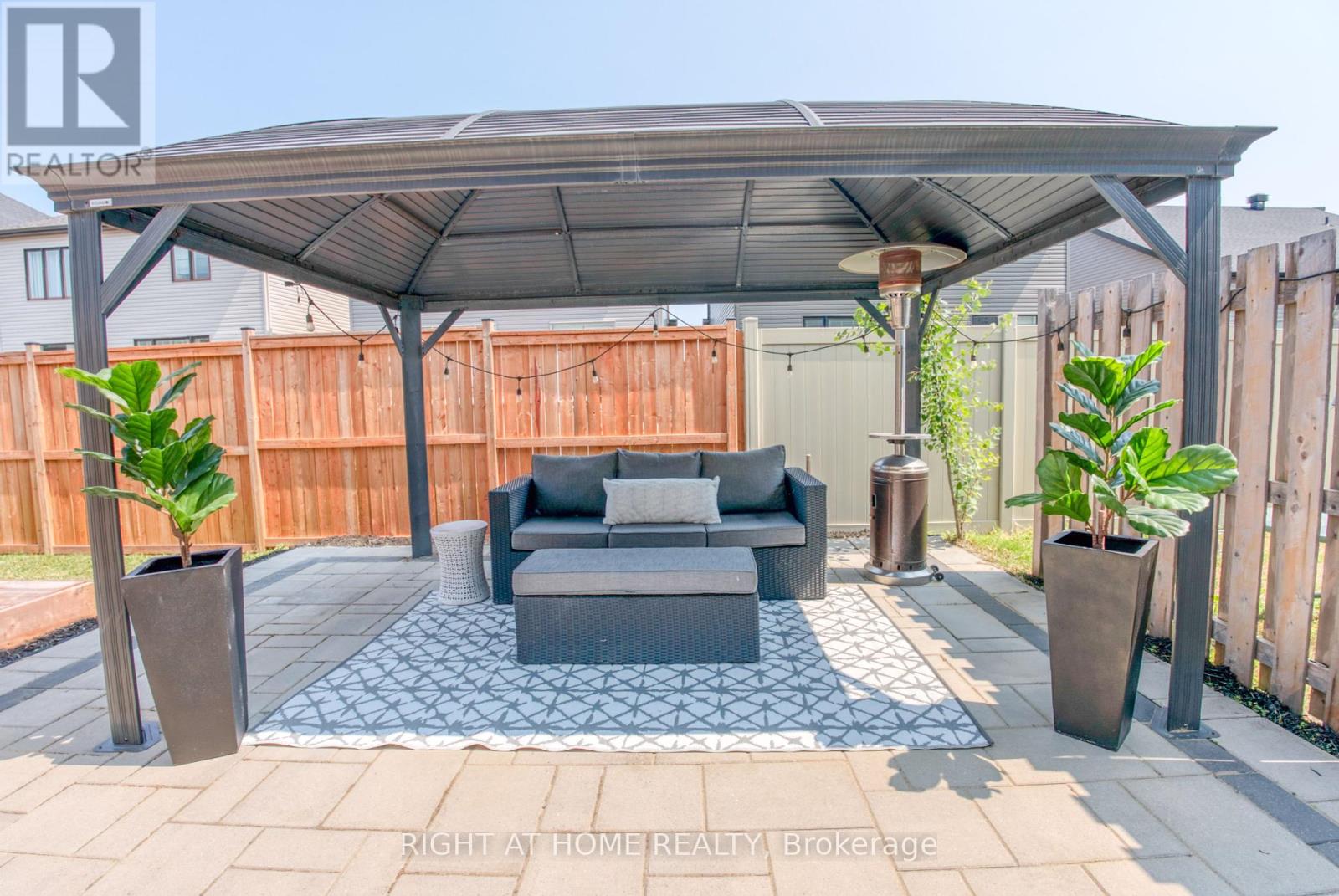 1148 Beckett Crescent