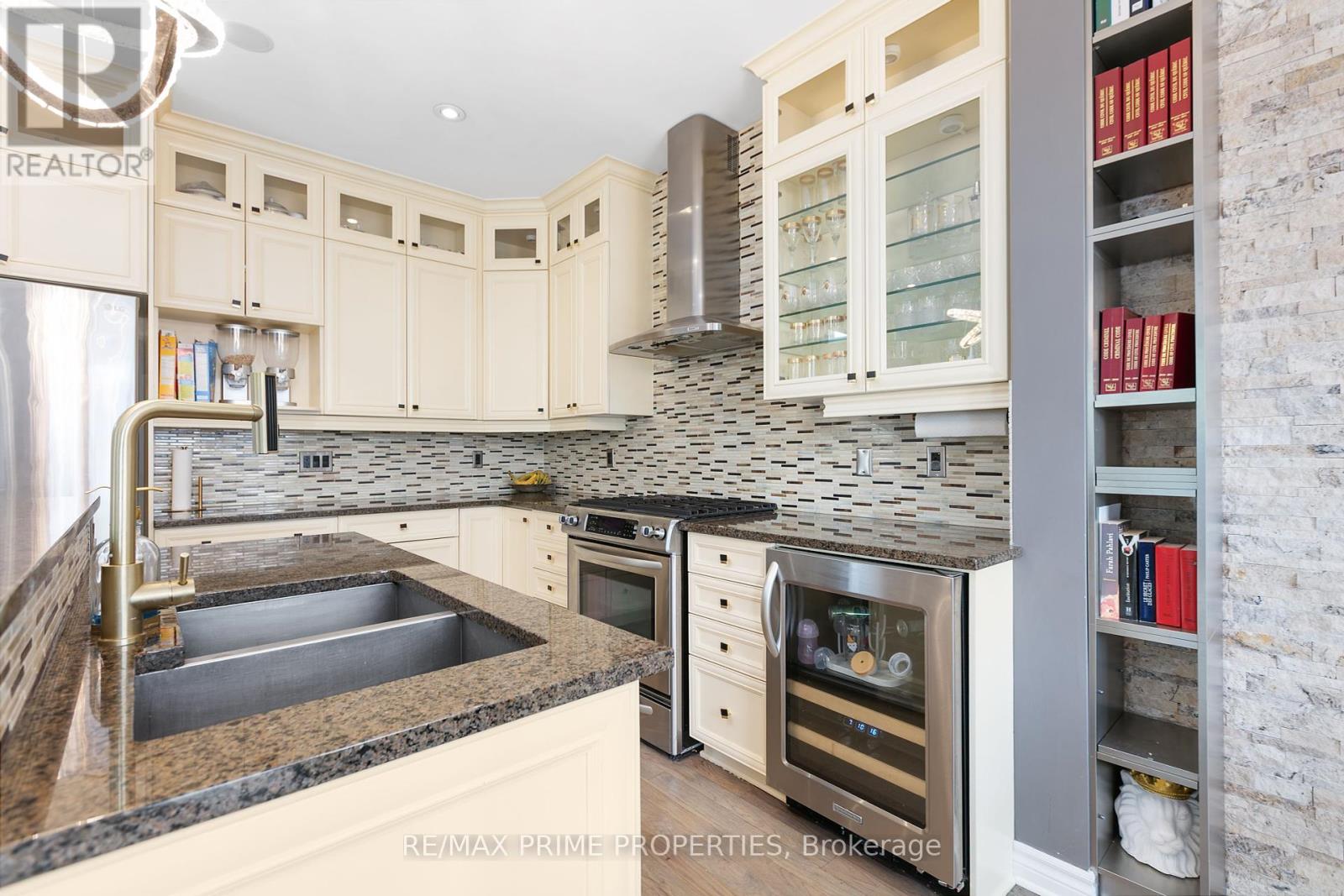 475 Harvest Valley Avenue