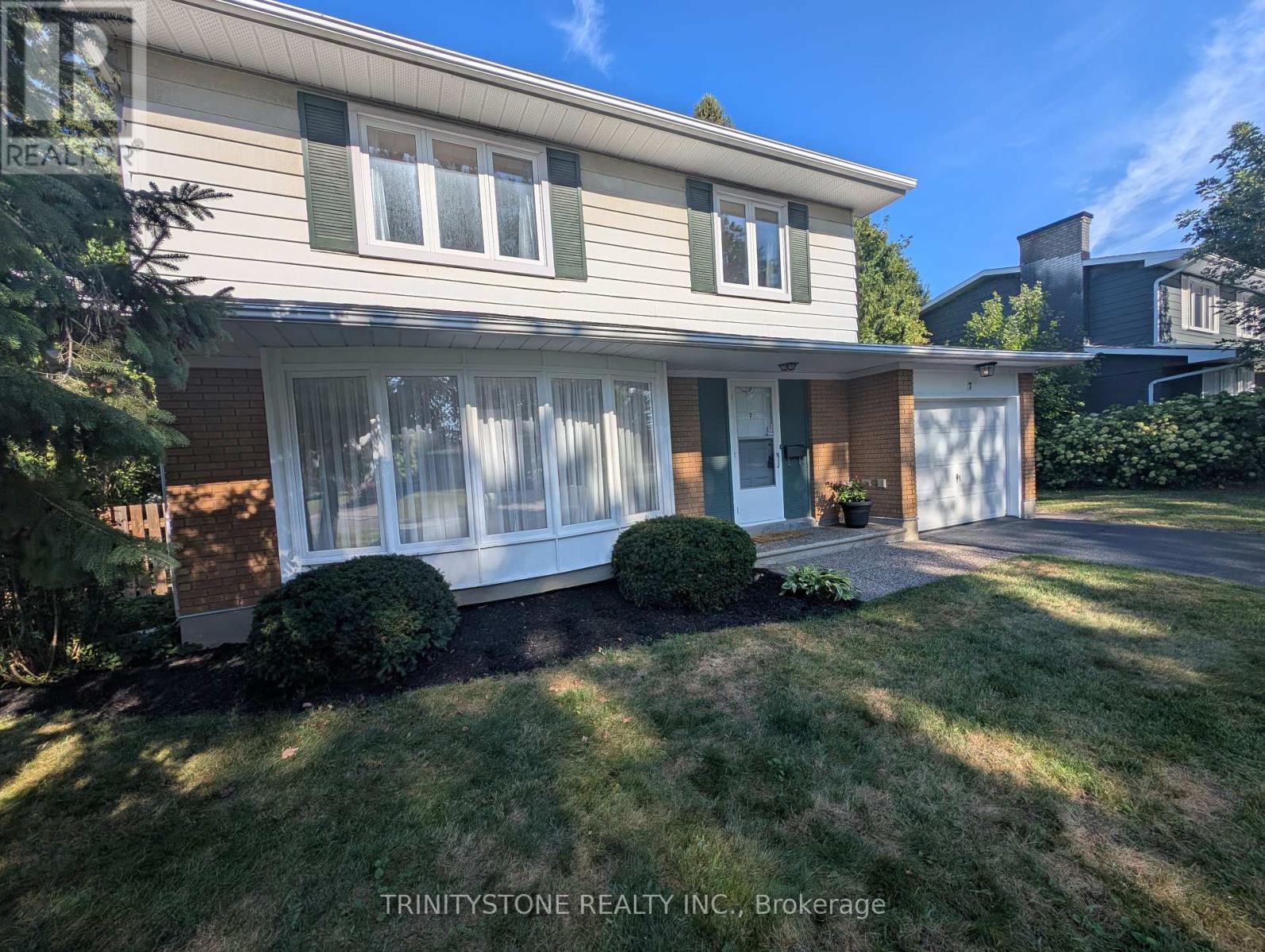 7 Pulford Crescent