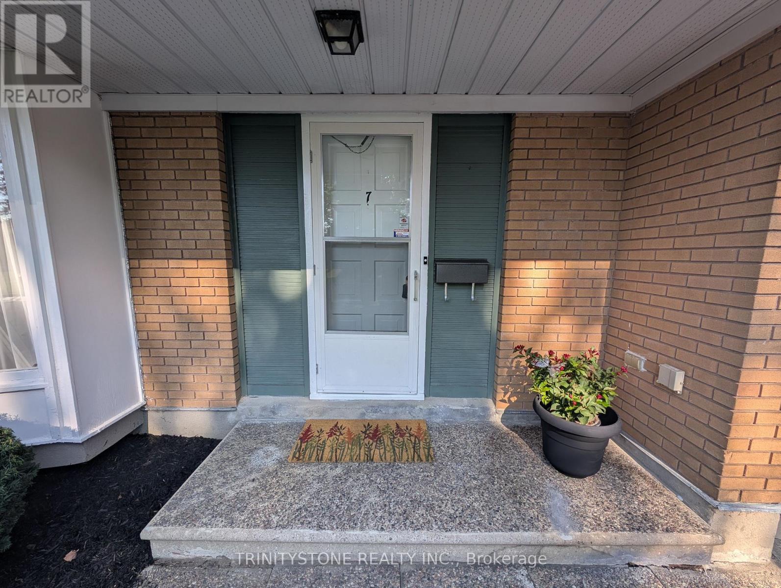 7 Pulford Crescent