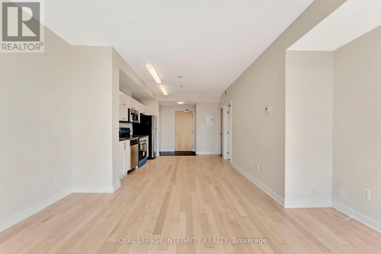 1808 - 179 Metcalfe Street