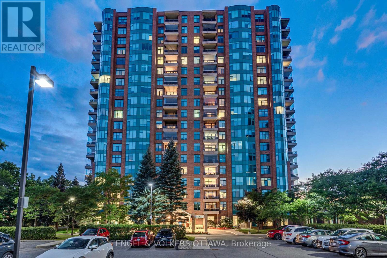 903 - 3590 Rivergate Way