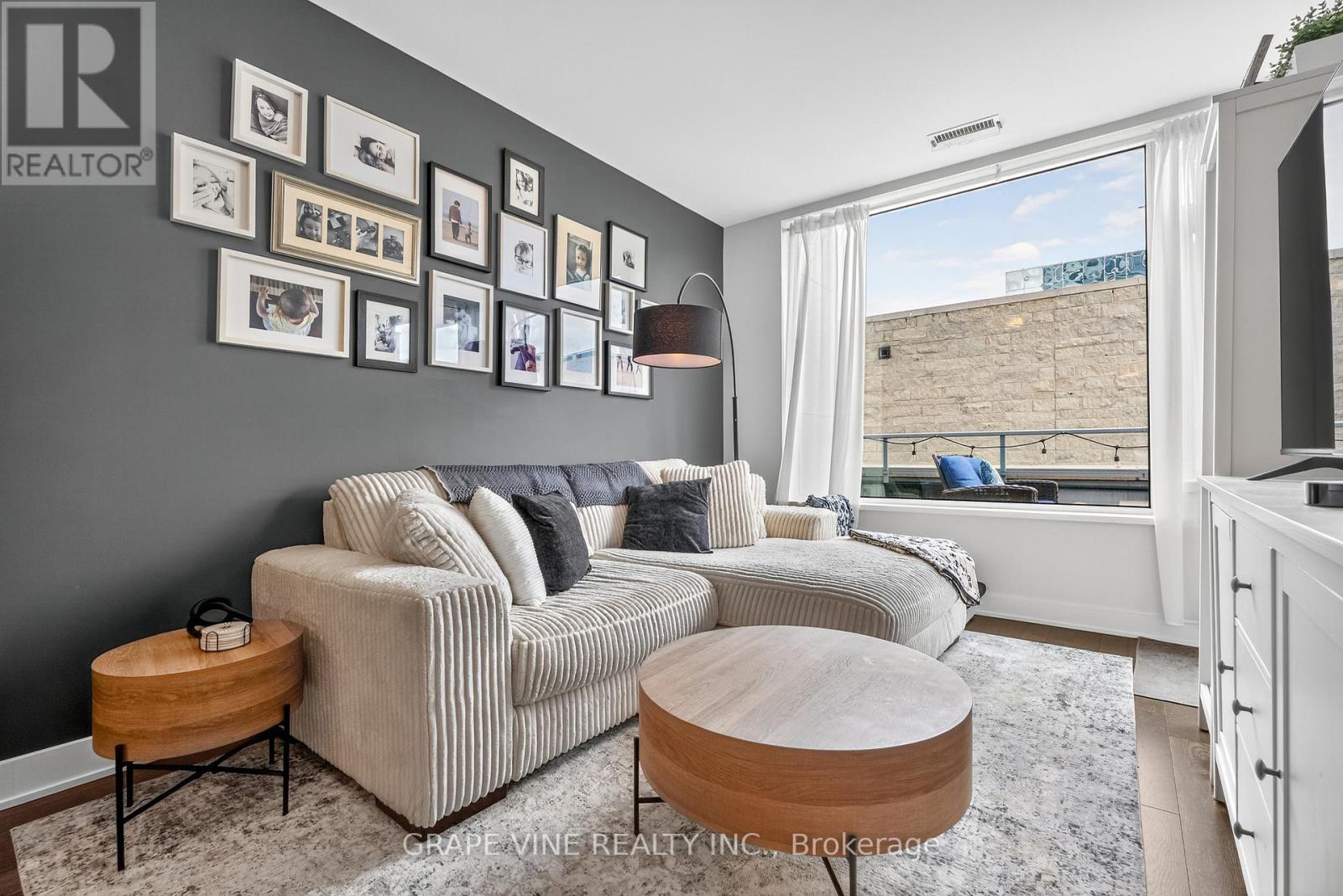 1035 Bank Street, Unit 304
