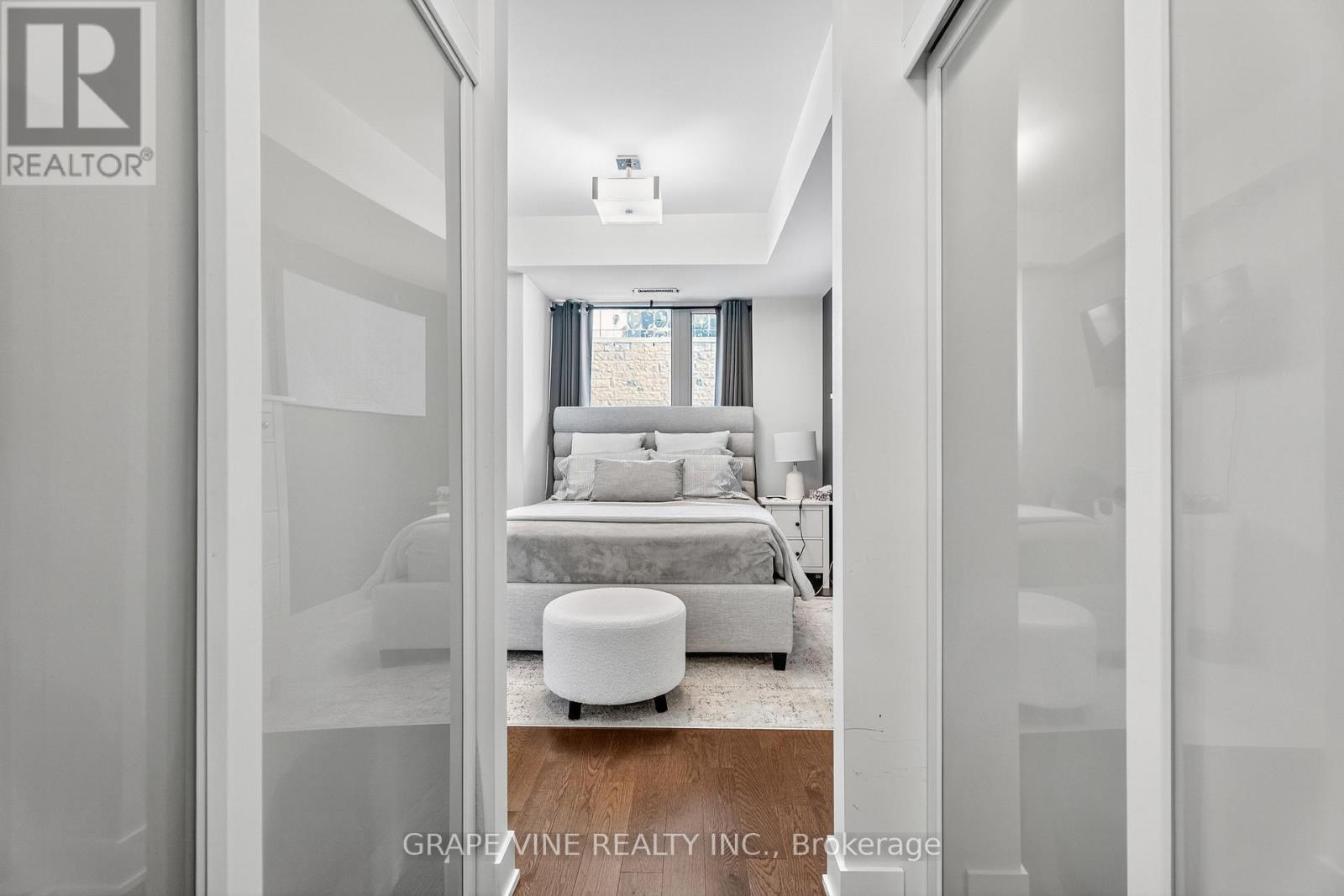 1035 Bank Street, Unit 304
