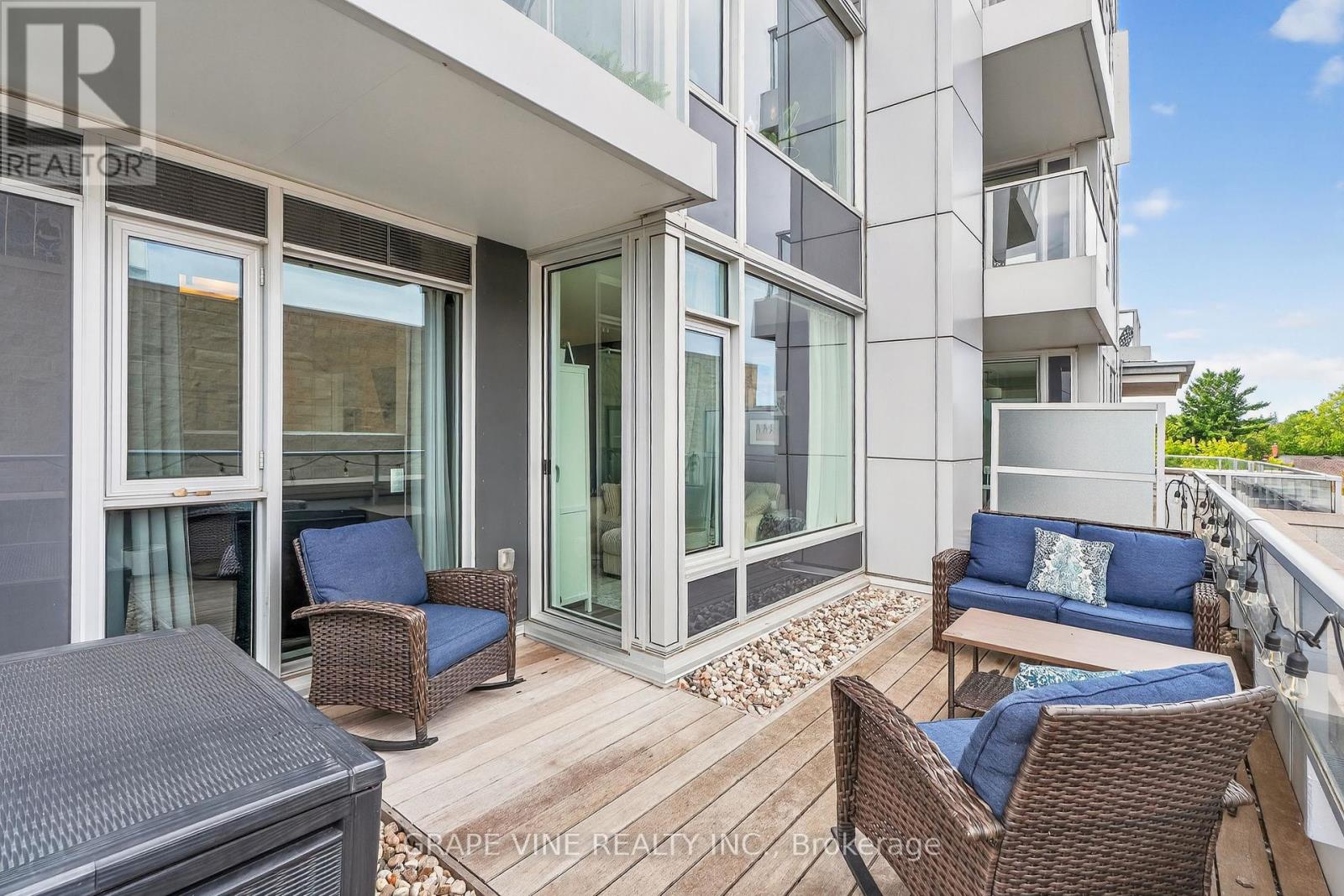 1035 Bank Street, Unit 304