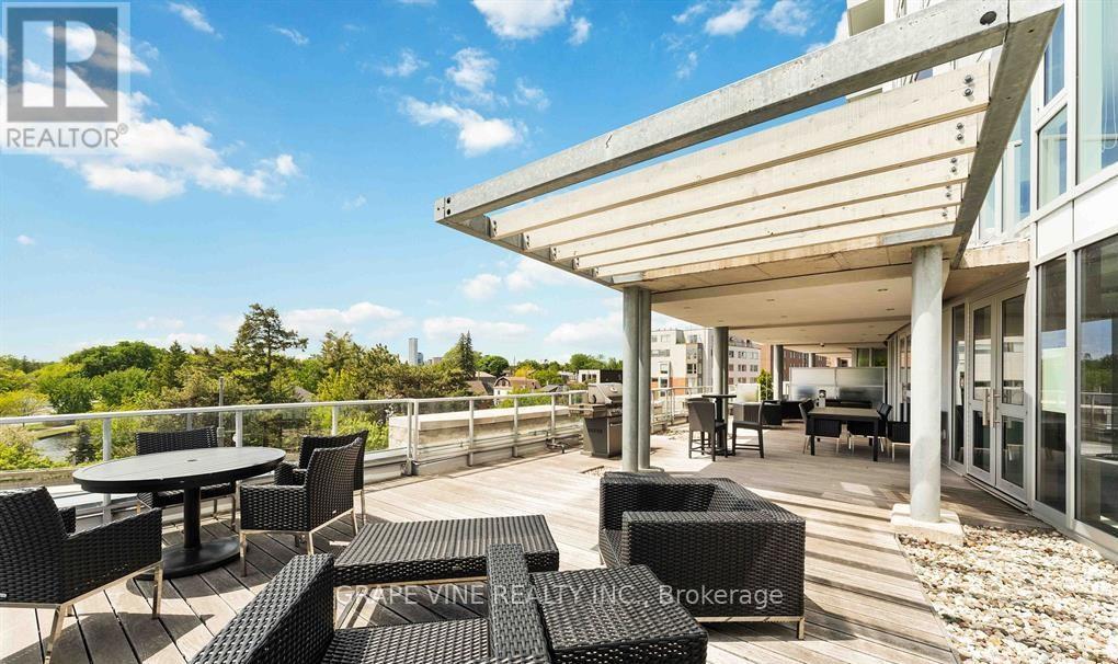 1035 Bank Street, Unit 304