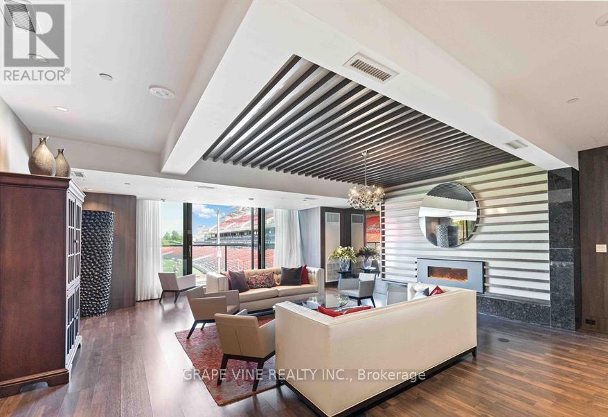 1035 Bank Street, Unit 304