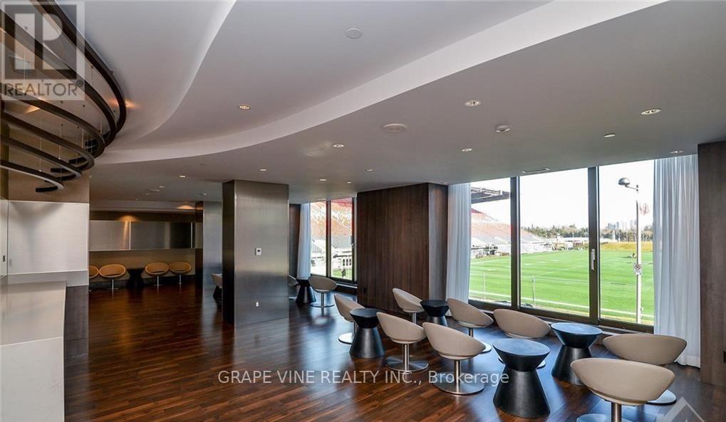 1035 Bank Street, Unit 304
