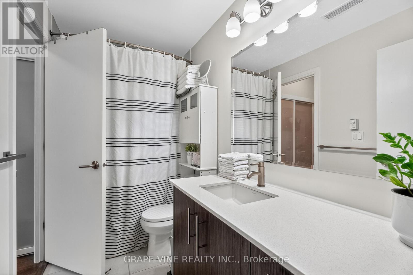 1035 Bank Street, Unit 304