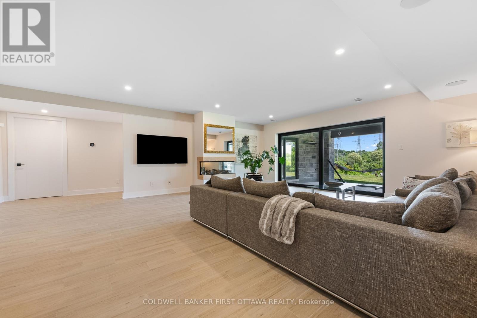 1981 Prince Of Wales Drive