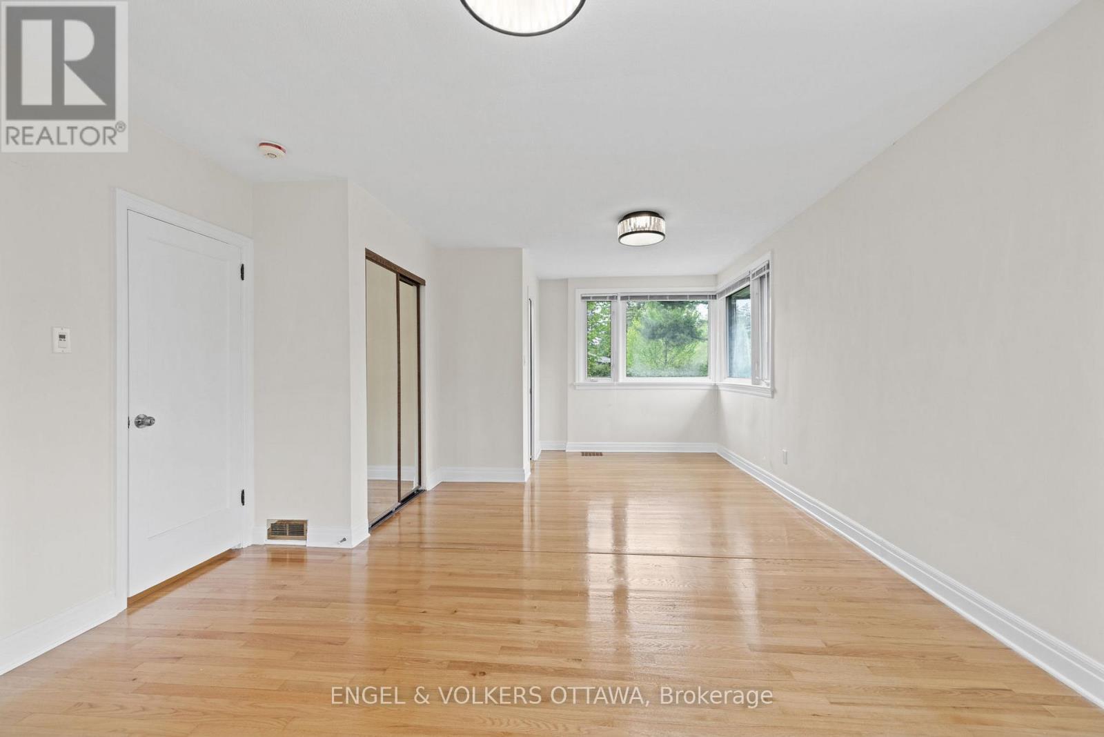 1960 Alta Vista Drive
