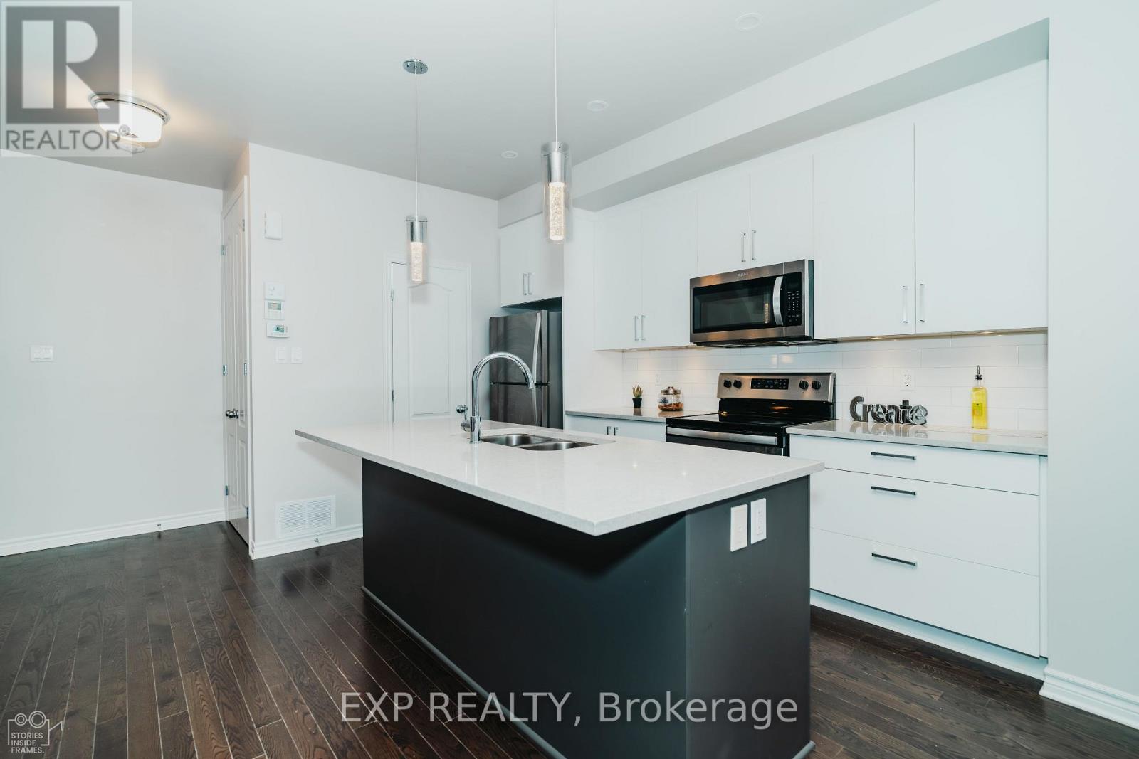 564 Labrador Crescent