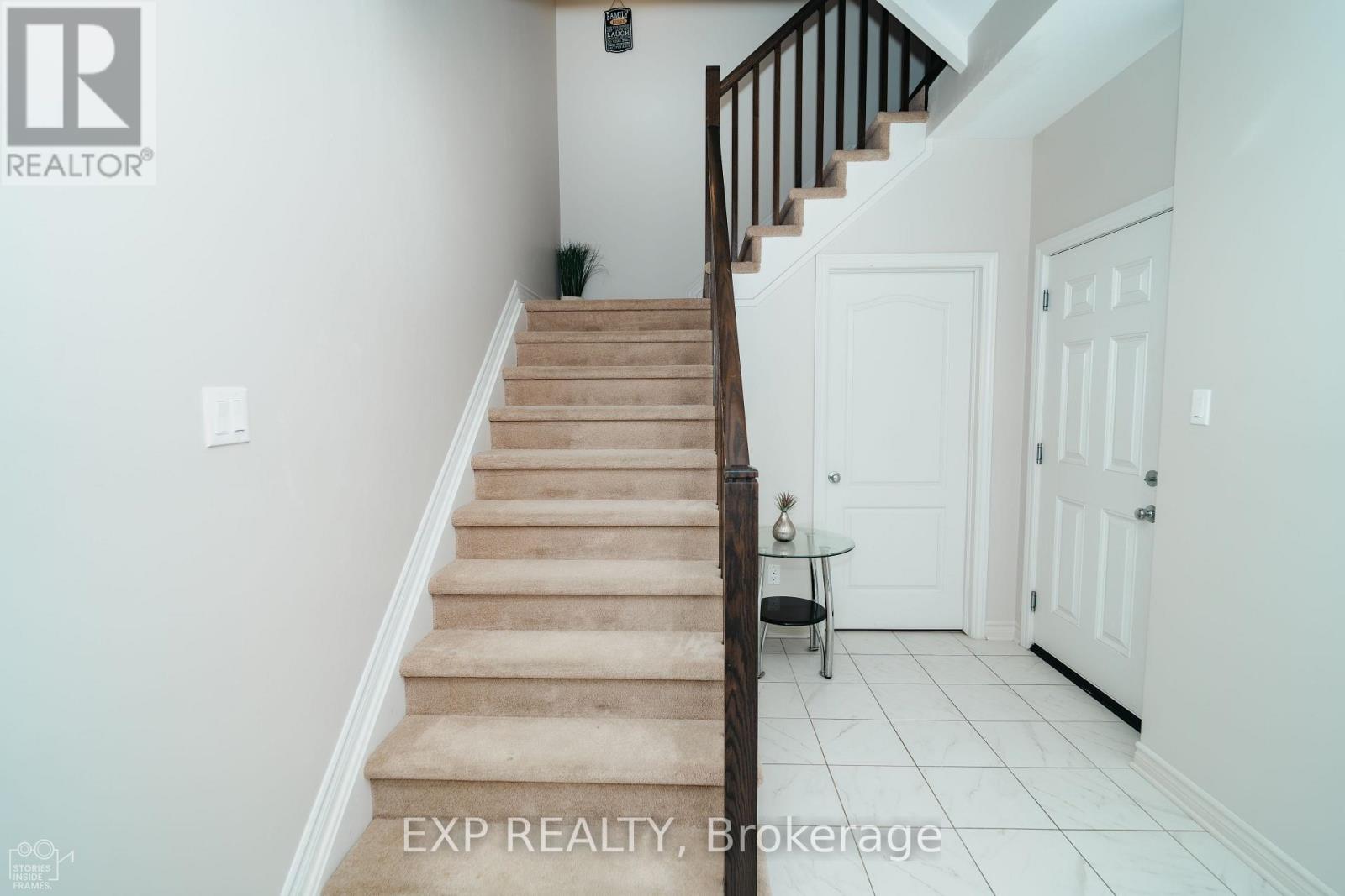 564 Labrador Crescent