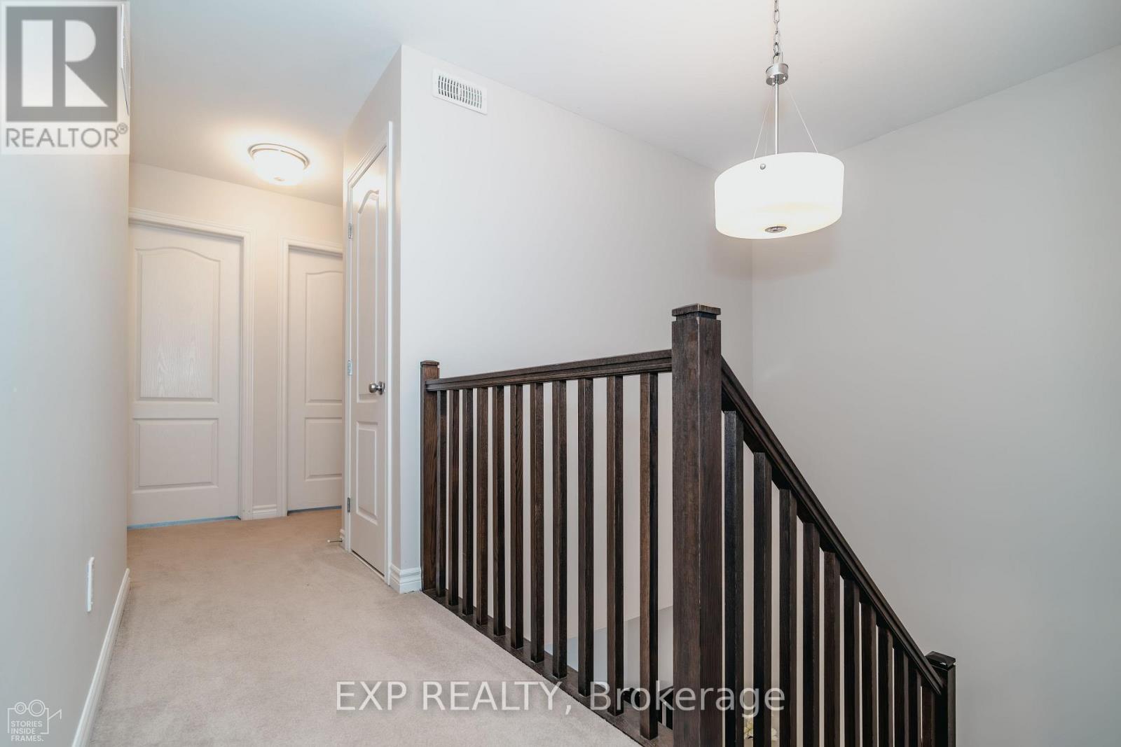 564 Labrador Crescent