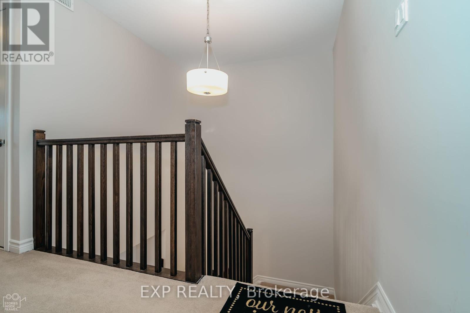 564 Labrador Crescent