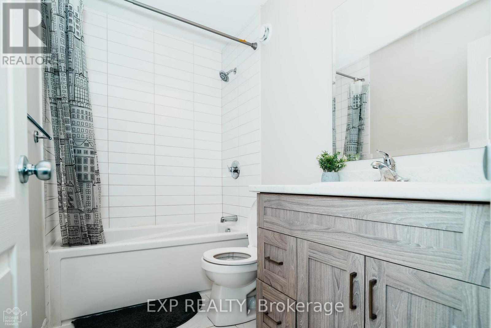 564 Labrador Crescent