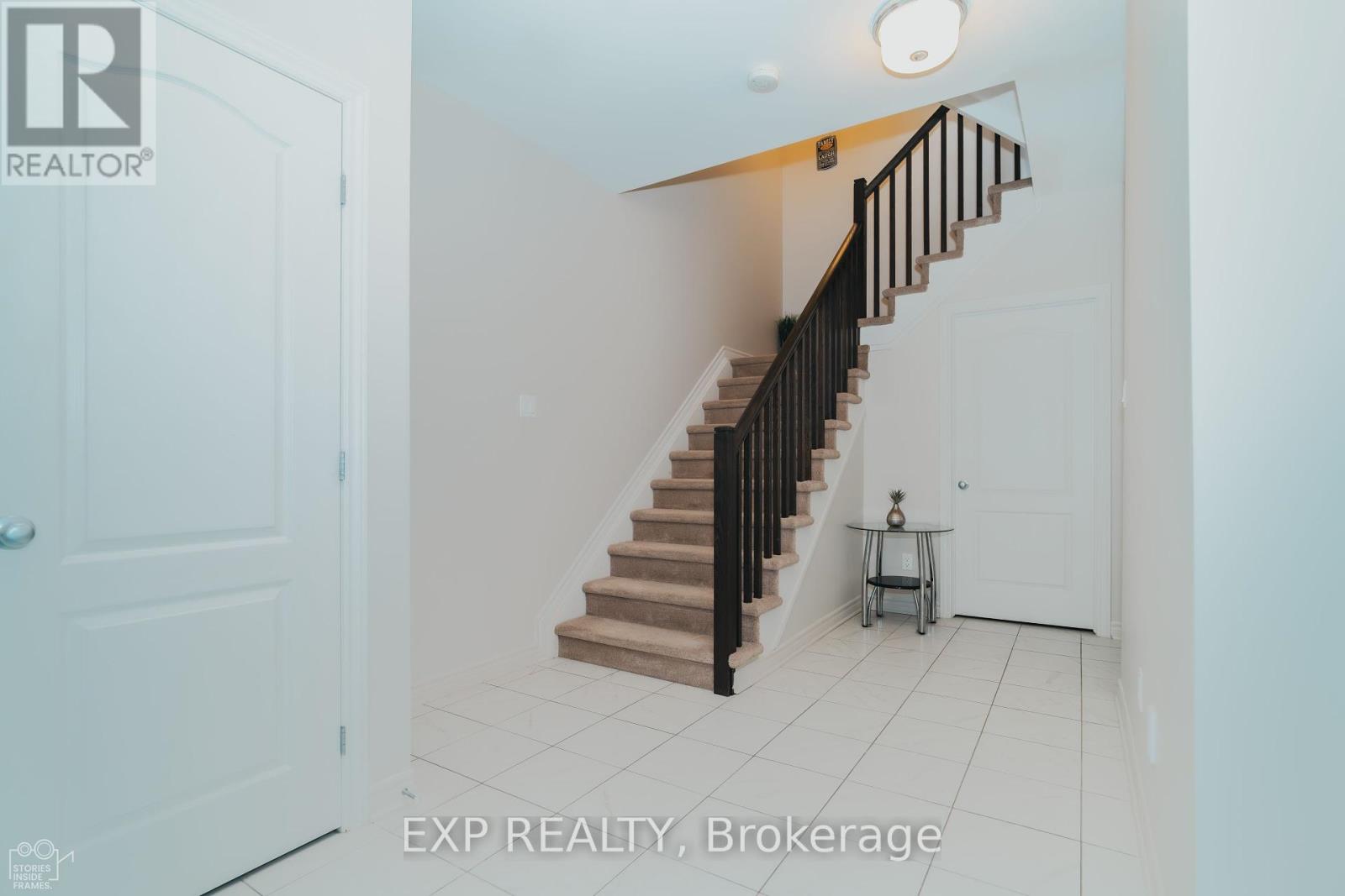 564 Labrador Crescent
