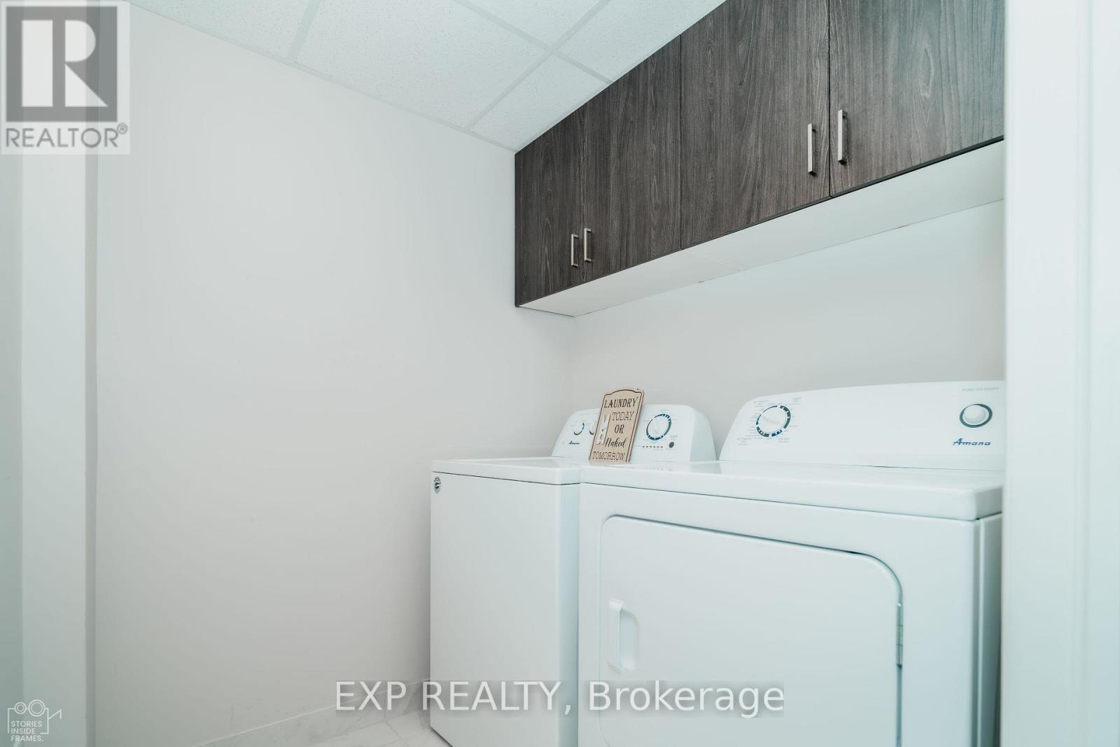 564 Labrador Crescent