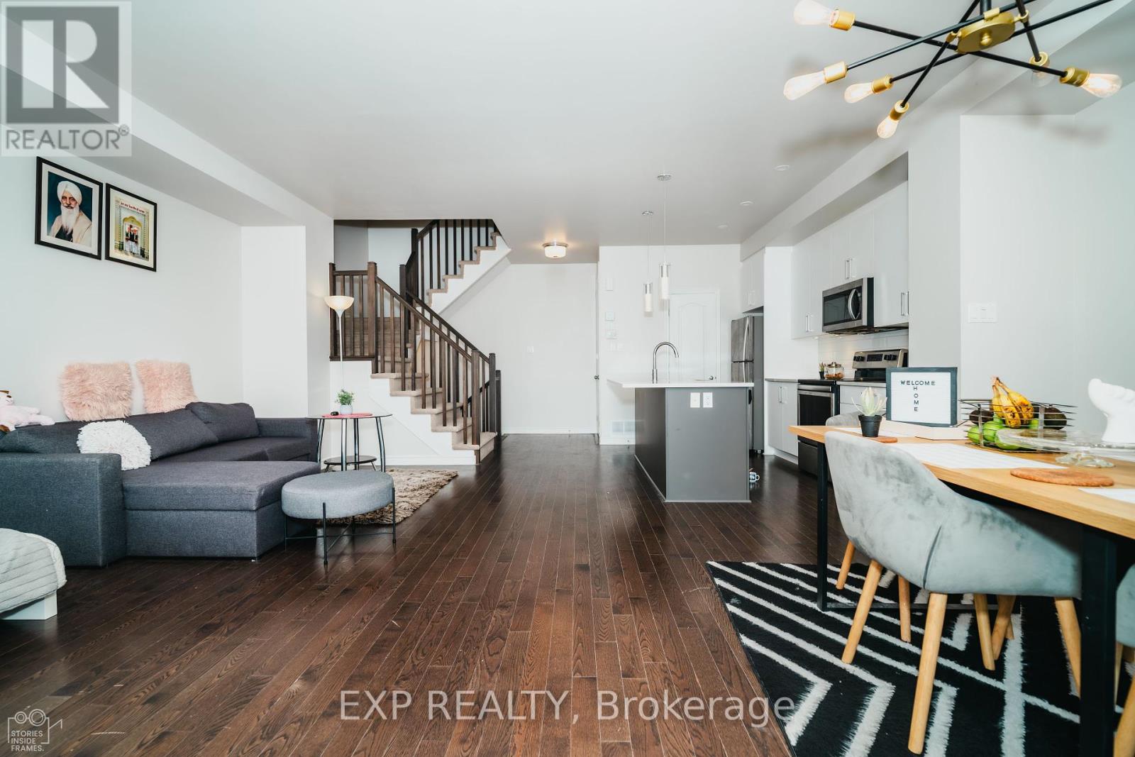 564 Labrador Crescent