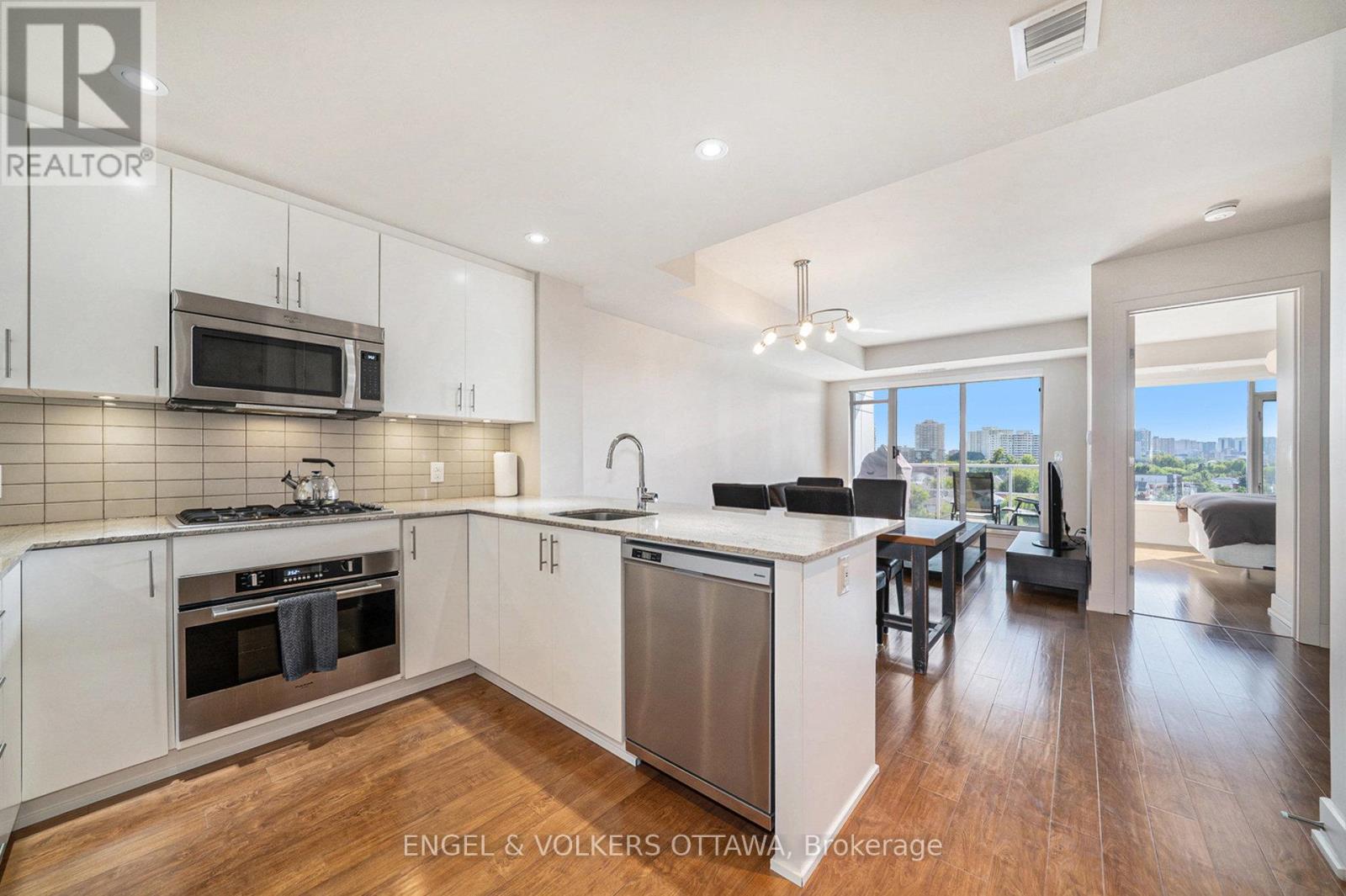 605 - 7 Marquette Avenue