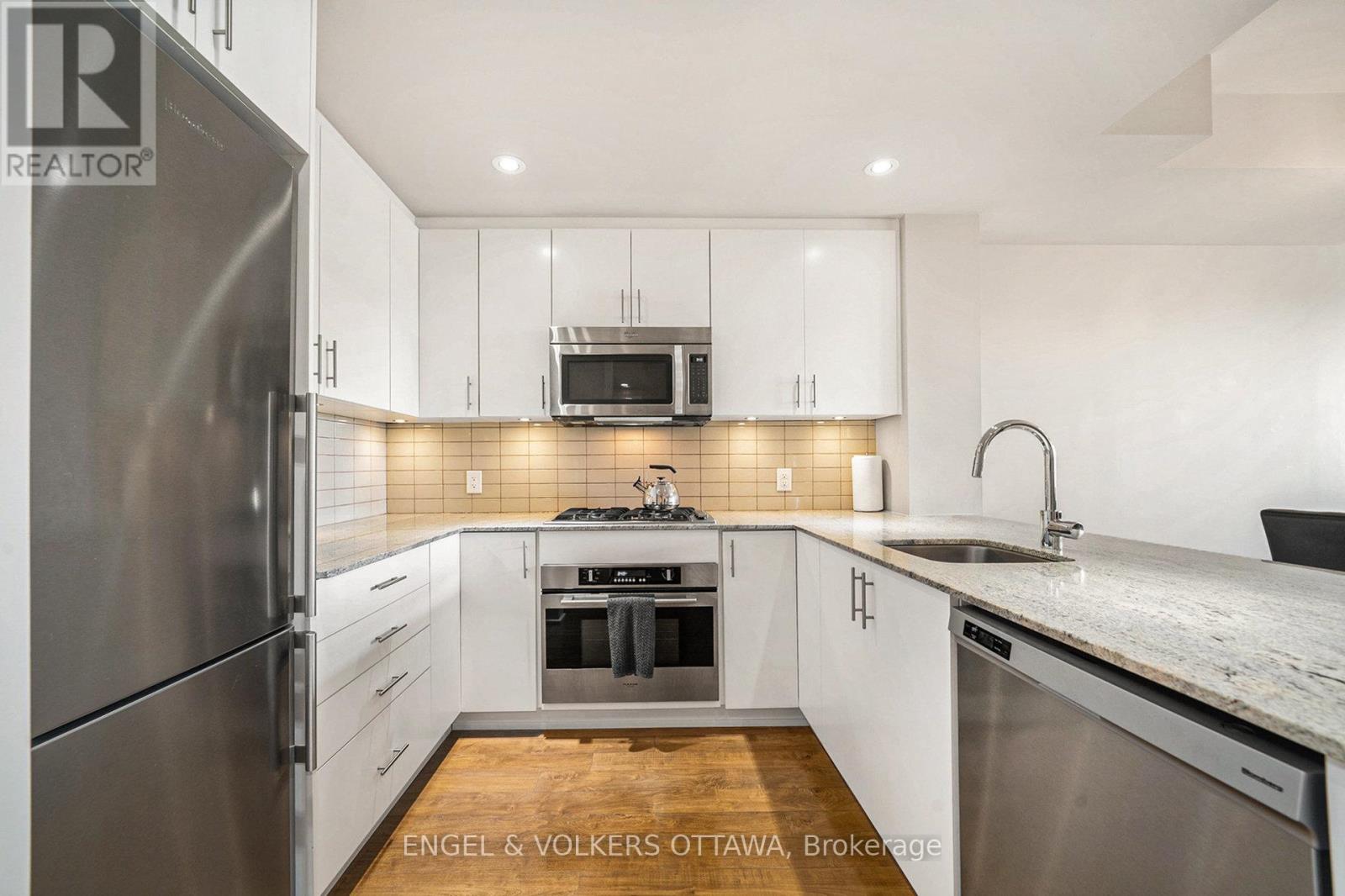605 - 7 Marquette Avenue