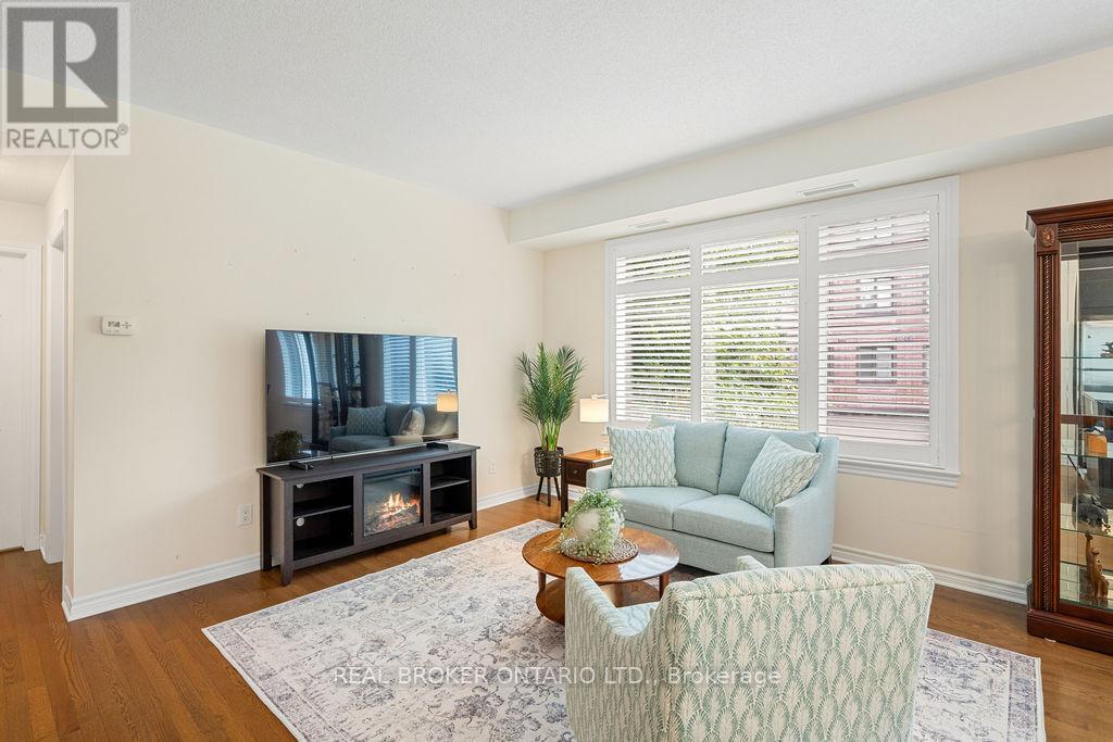 102 - 52 Magnolia Way