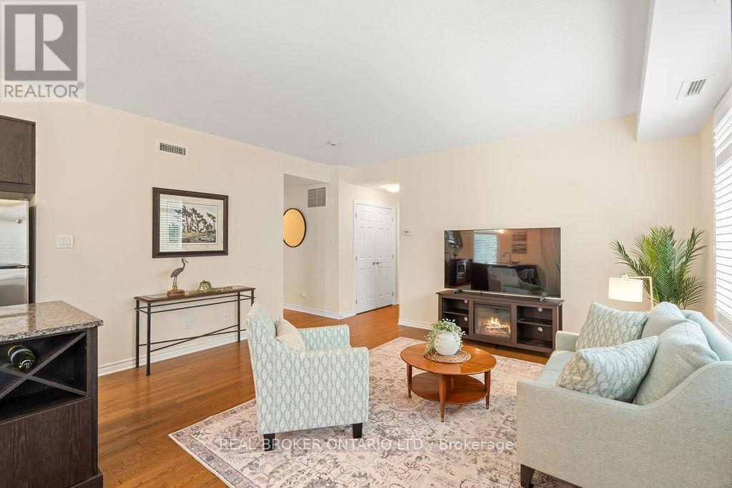 102 - 52 Magnolia Way