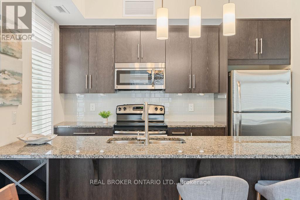 102 - 52 Magnolia Way