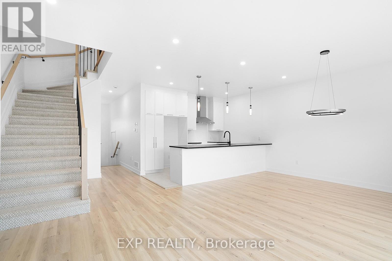 271 Carpe Street