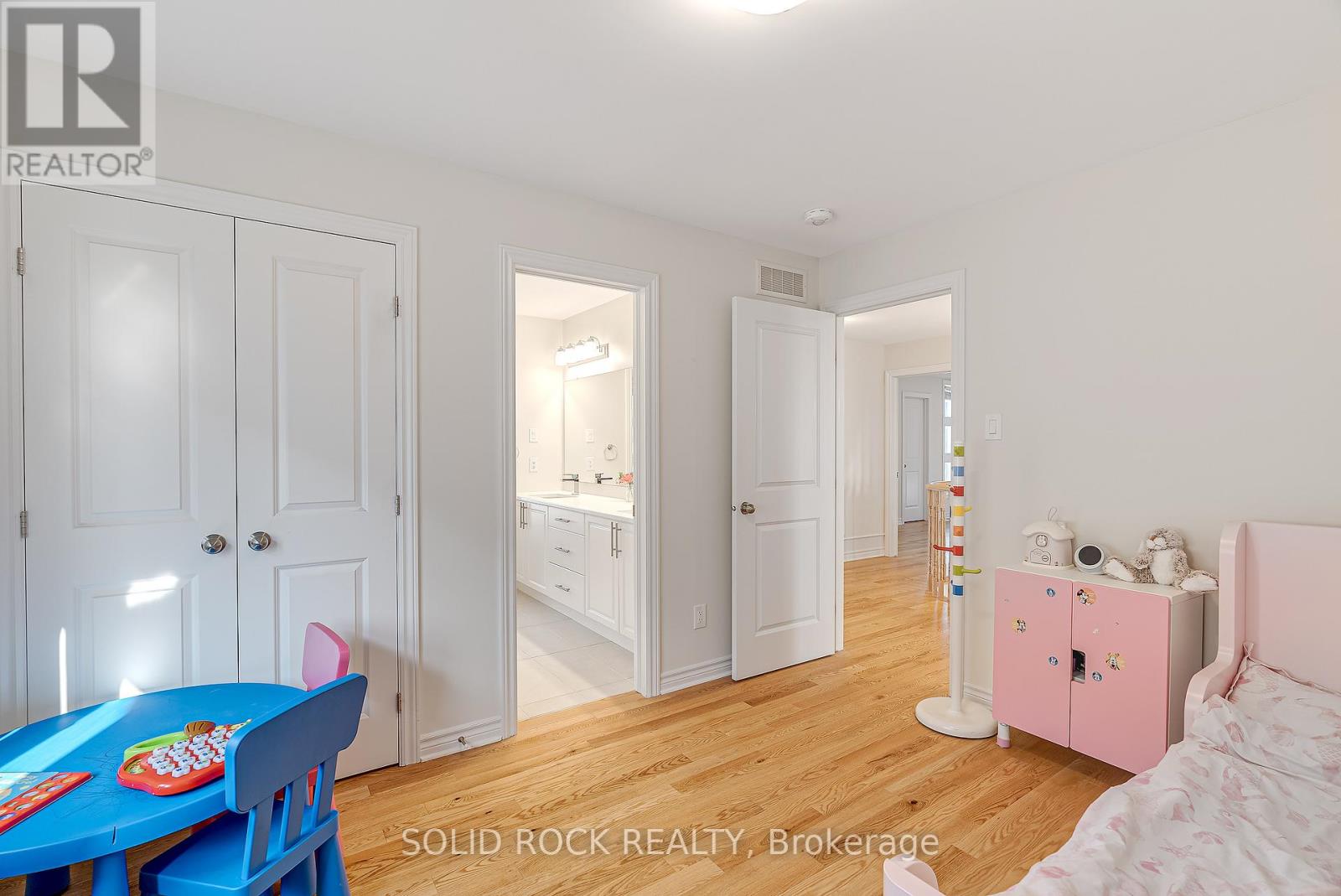 326 Memorial Grove