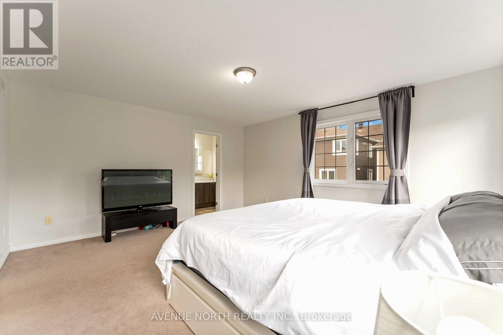 563 Foxlight Circle