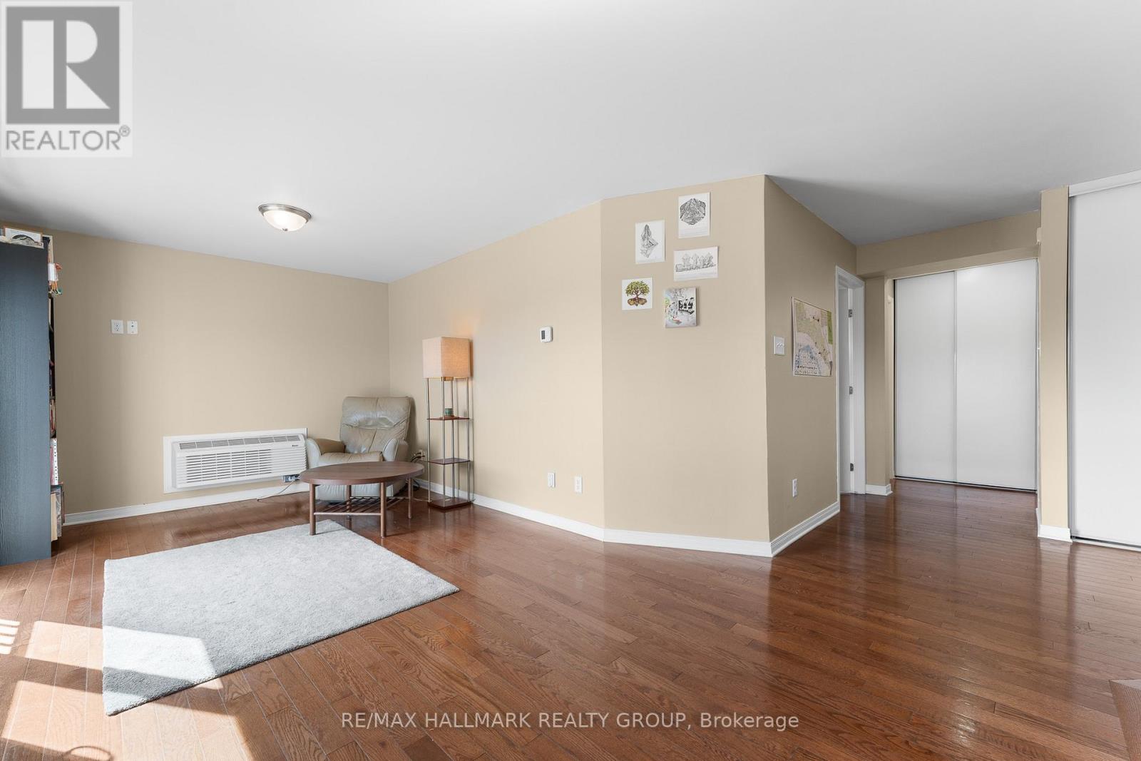 401 - 646 Cummings Avenue