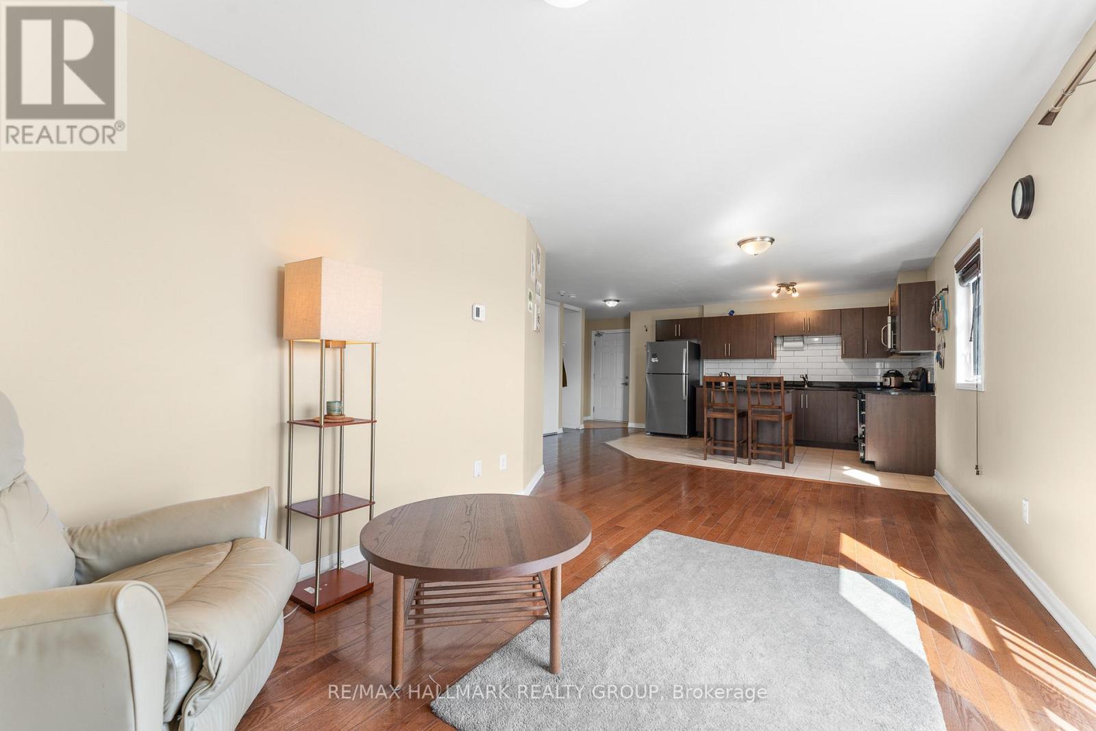 401 - 646 Cummings Avenue