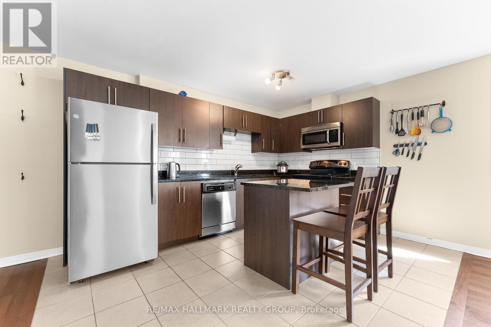 401 - 646 Cummings Avenue