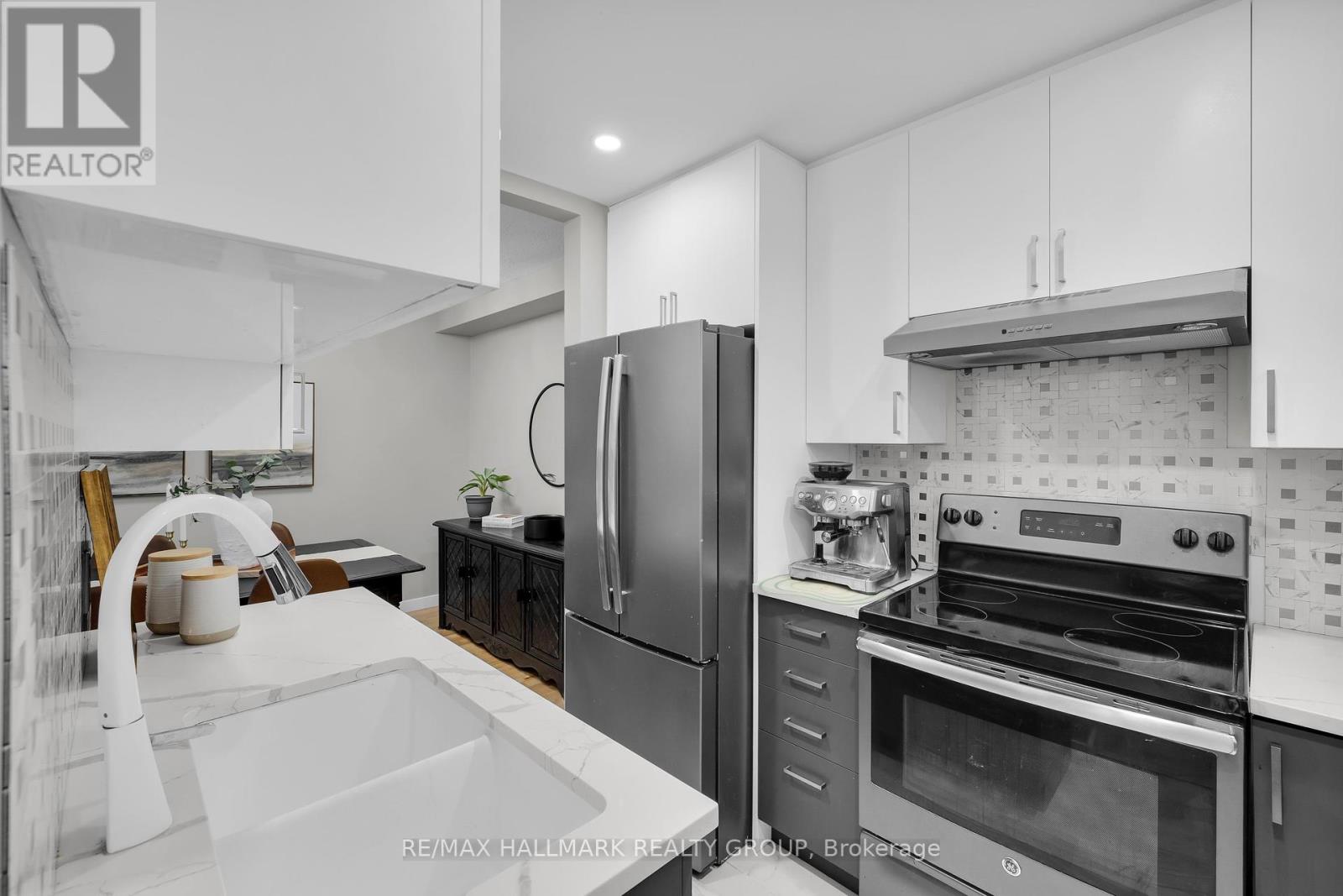 3 - 409 Montfort Street