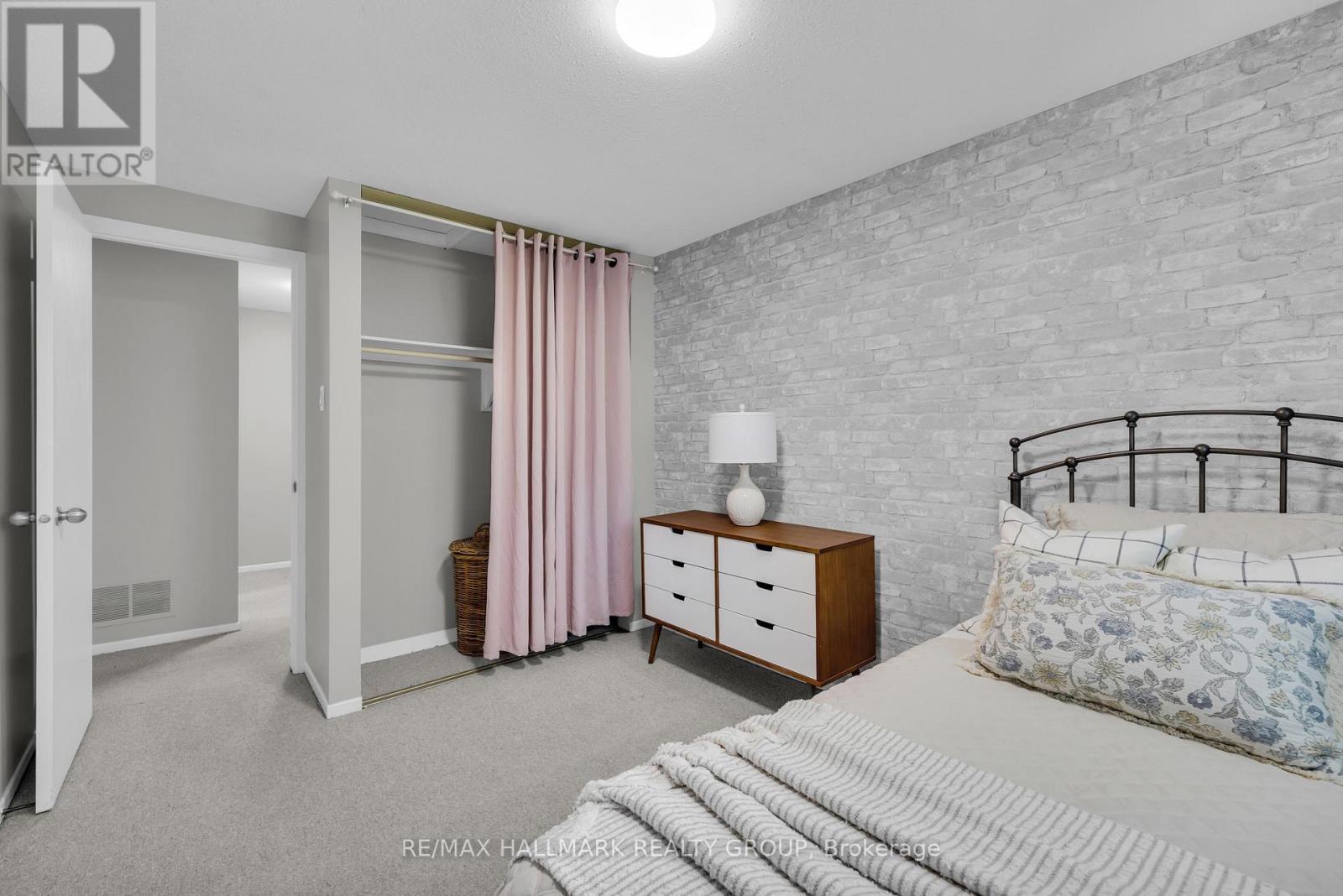 3 - 409 Montfort Street
