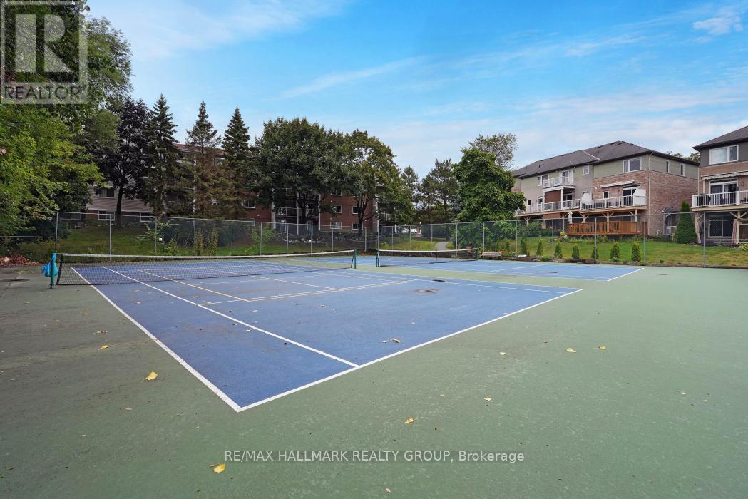 1006 - 545 St Laurent Boulevard
