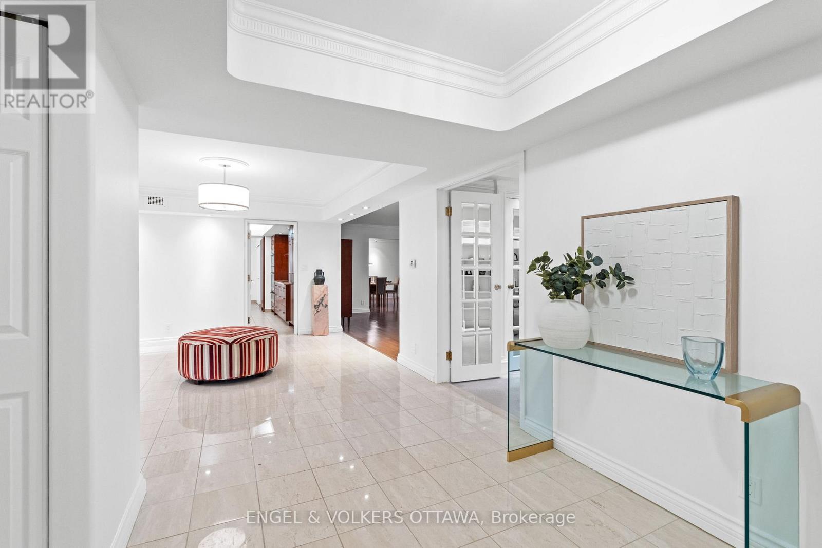 406 - 111 Echo Drive