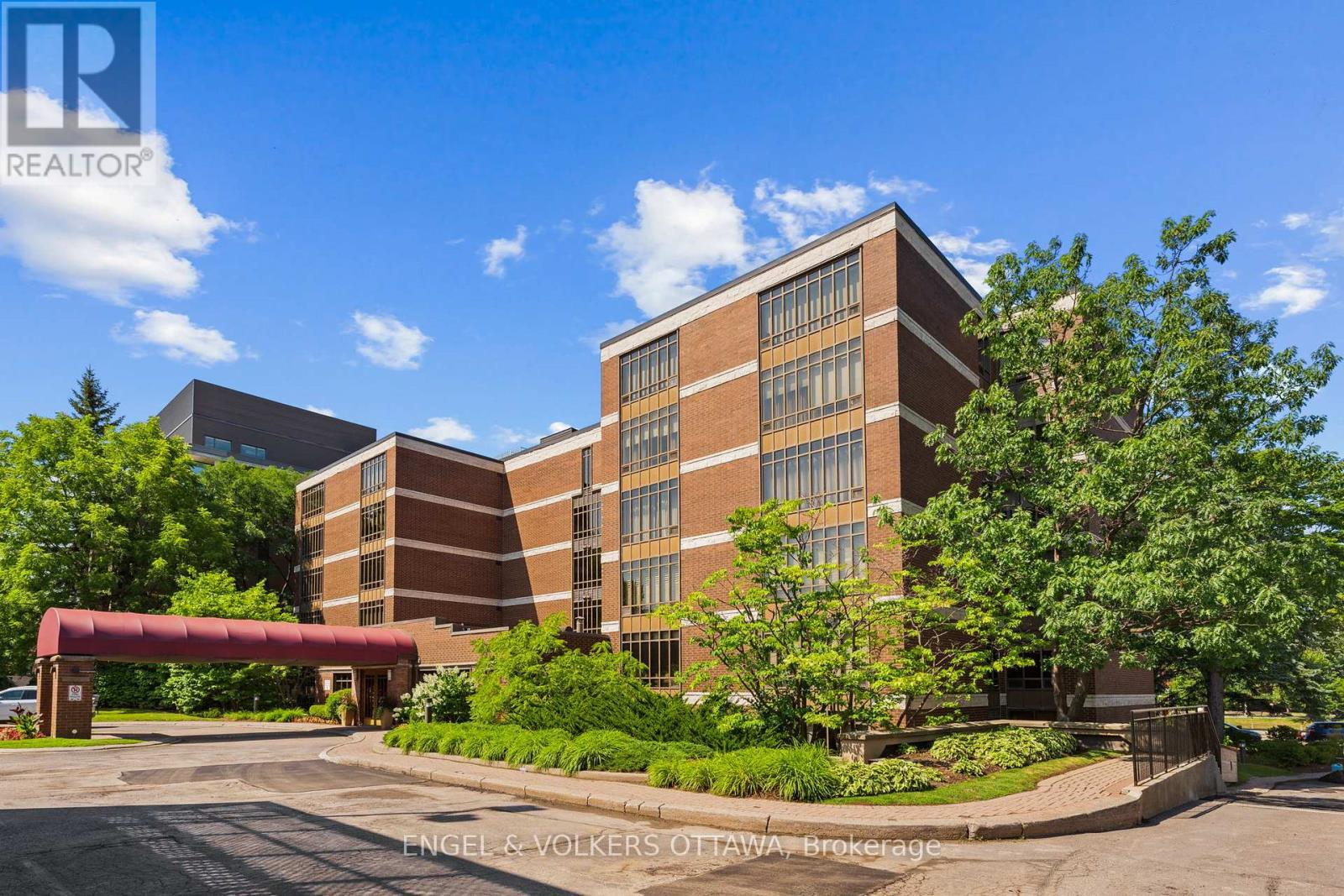 406 - 111 Echo Drive