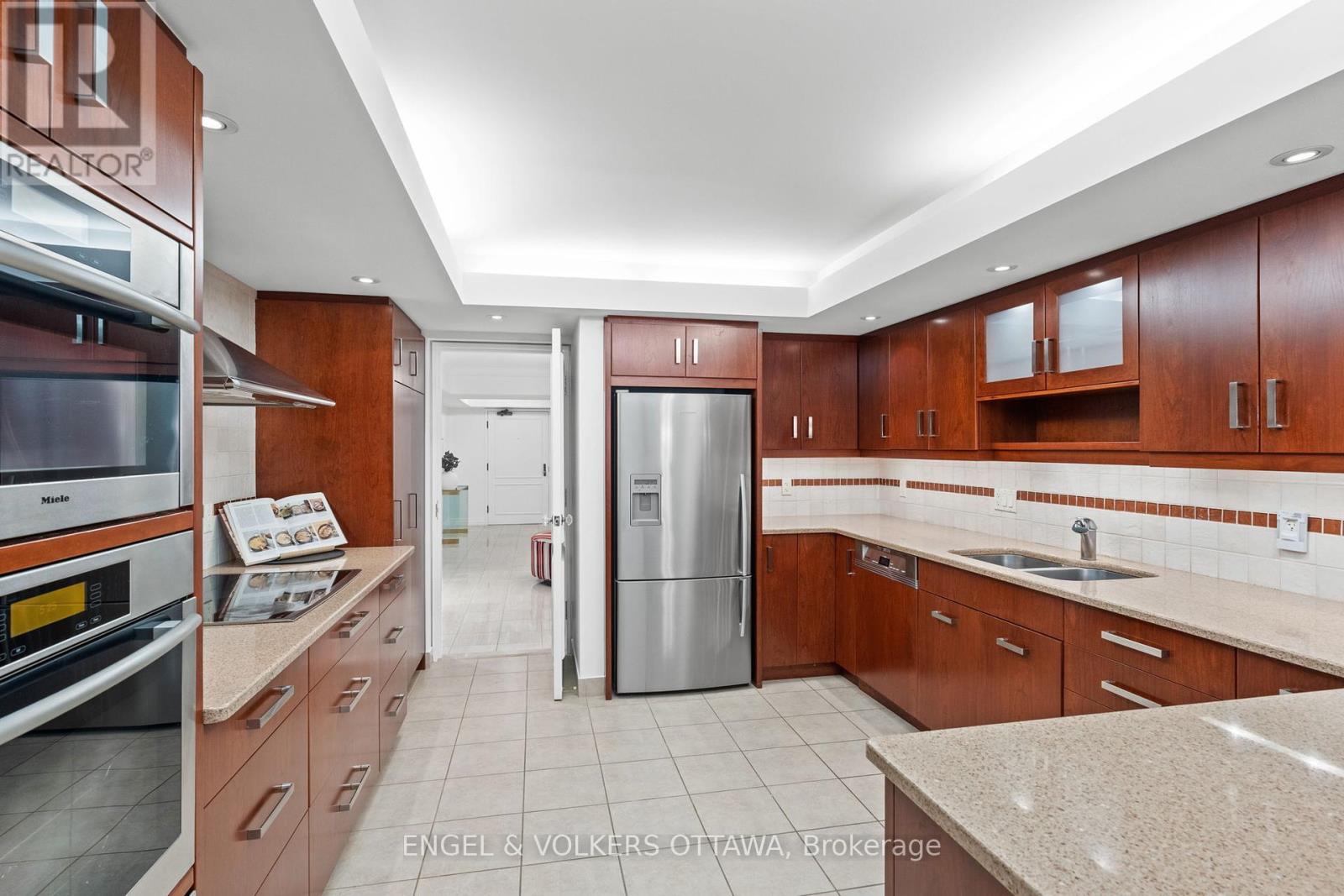 406 - 111 Echo Drive