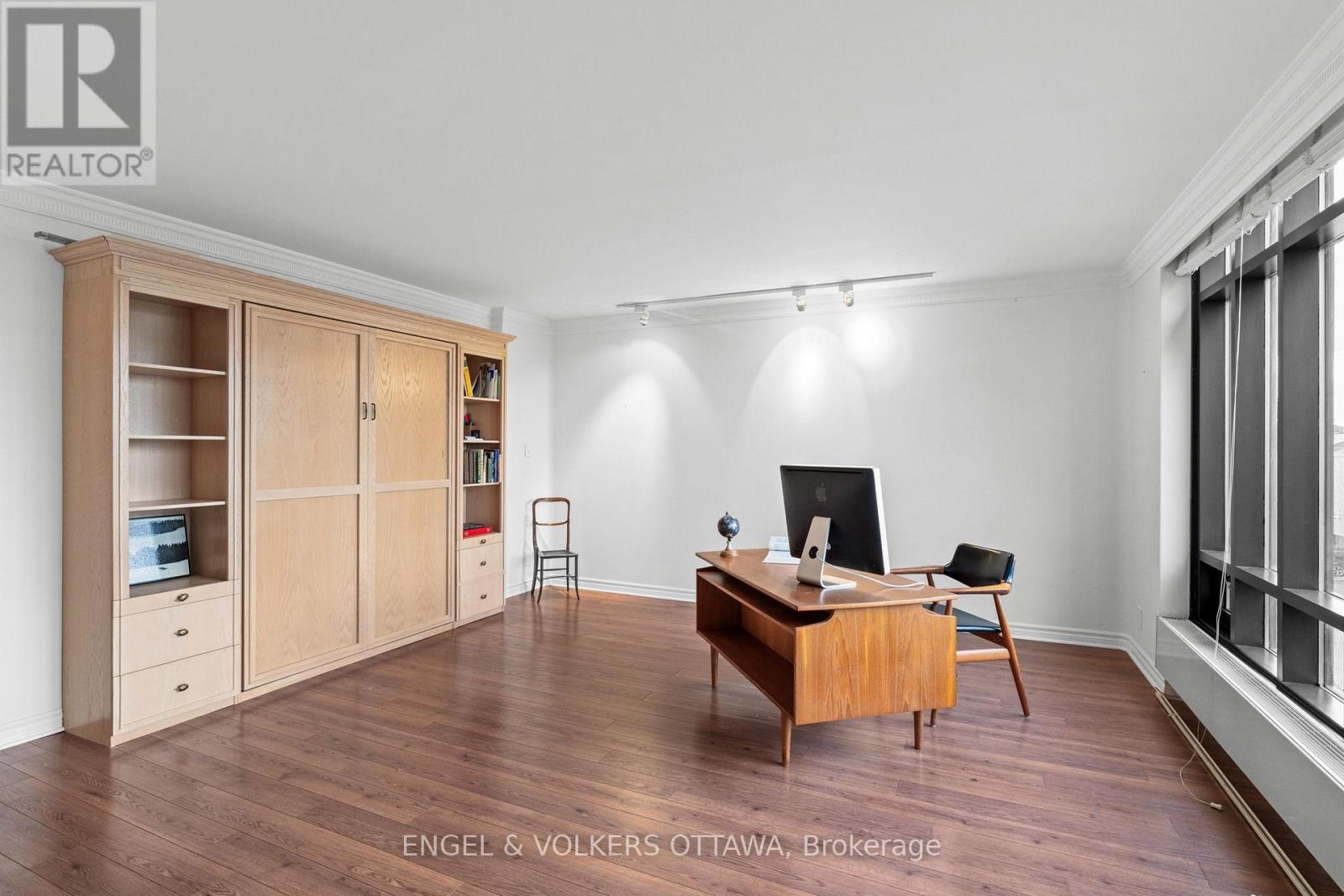 406 - 111 Echo Drive