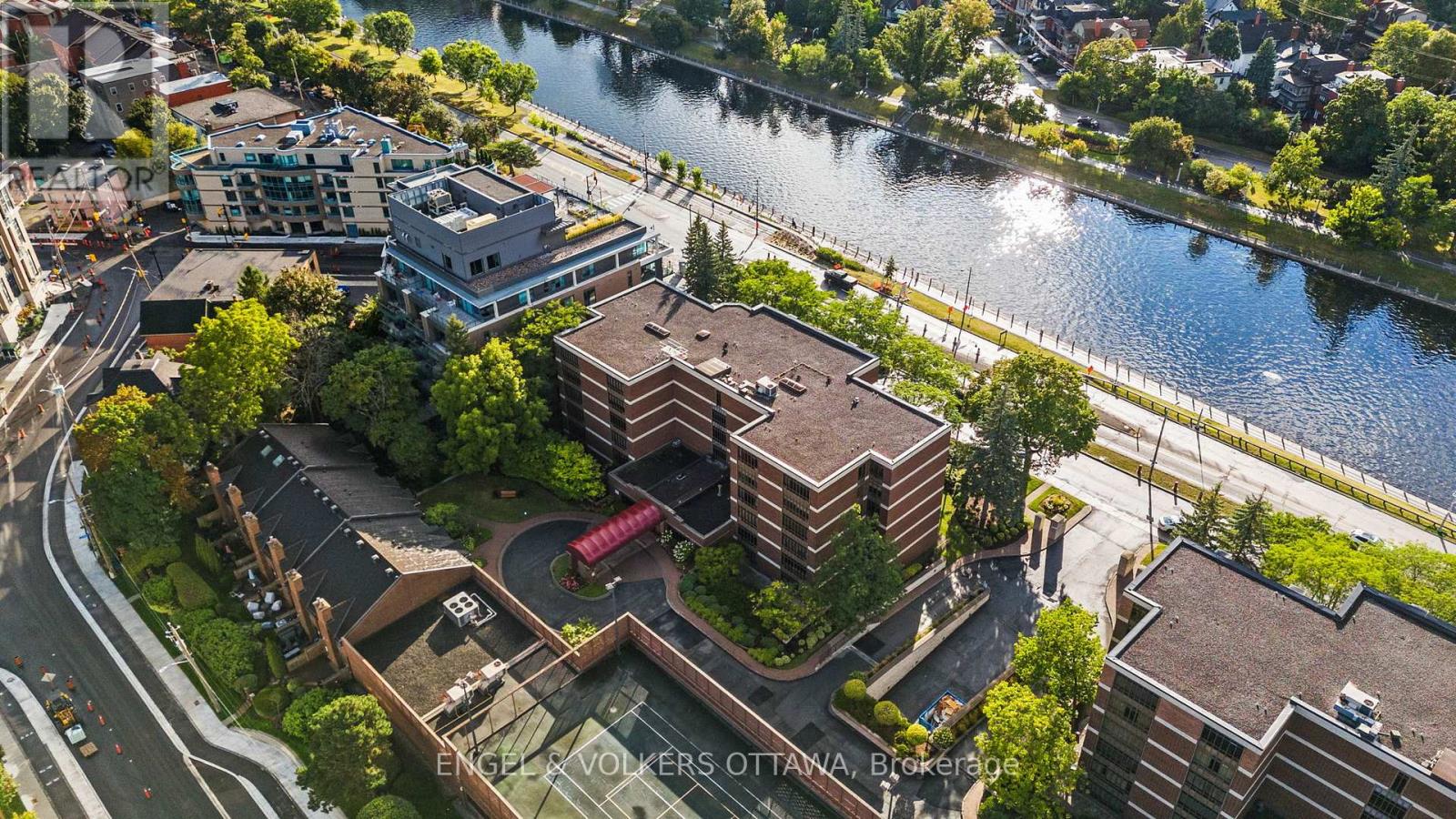 406 - 111 Echo Drive
