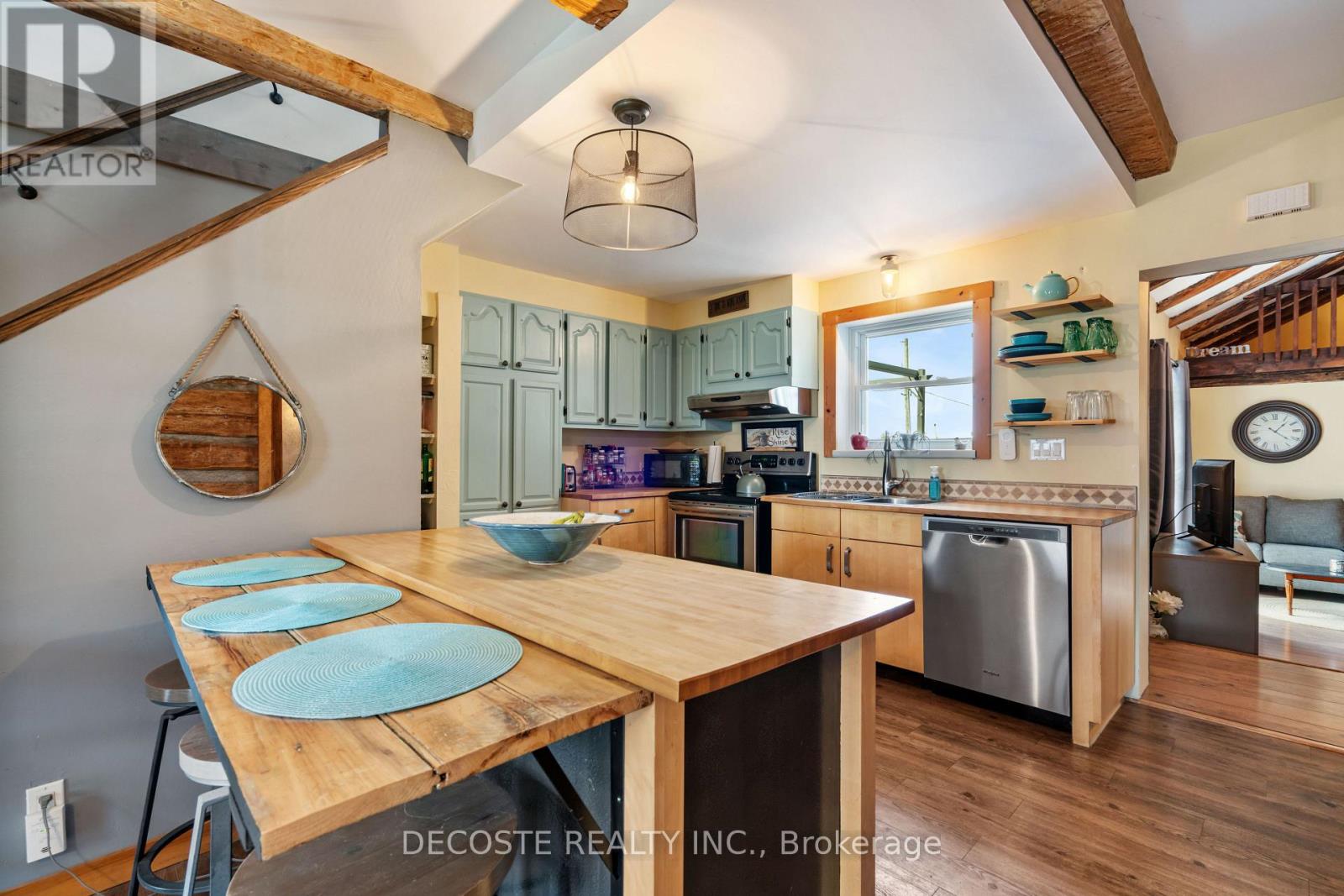 21695 Laggan-glenelg Road